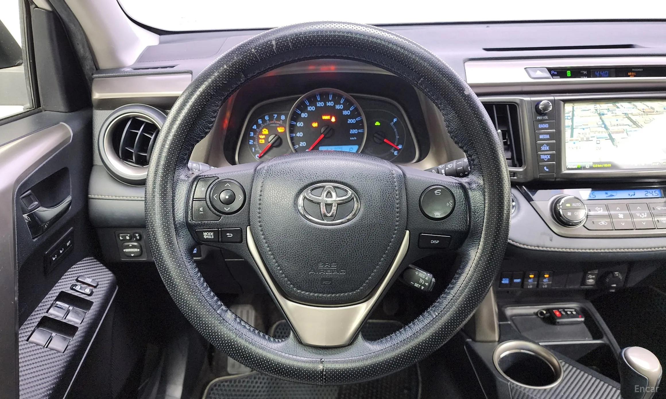 Toyota RAV4 превью 13