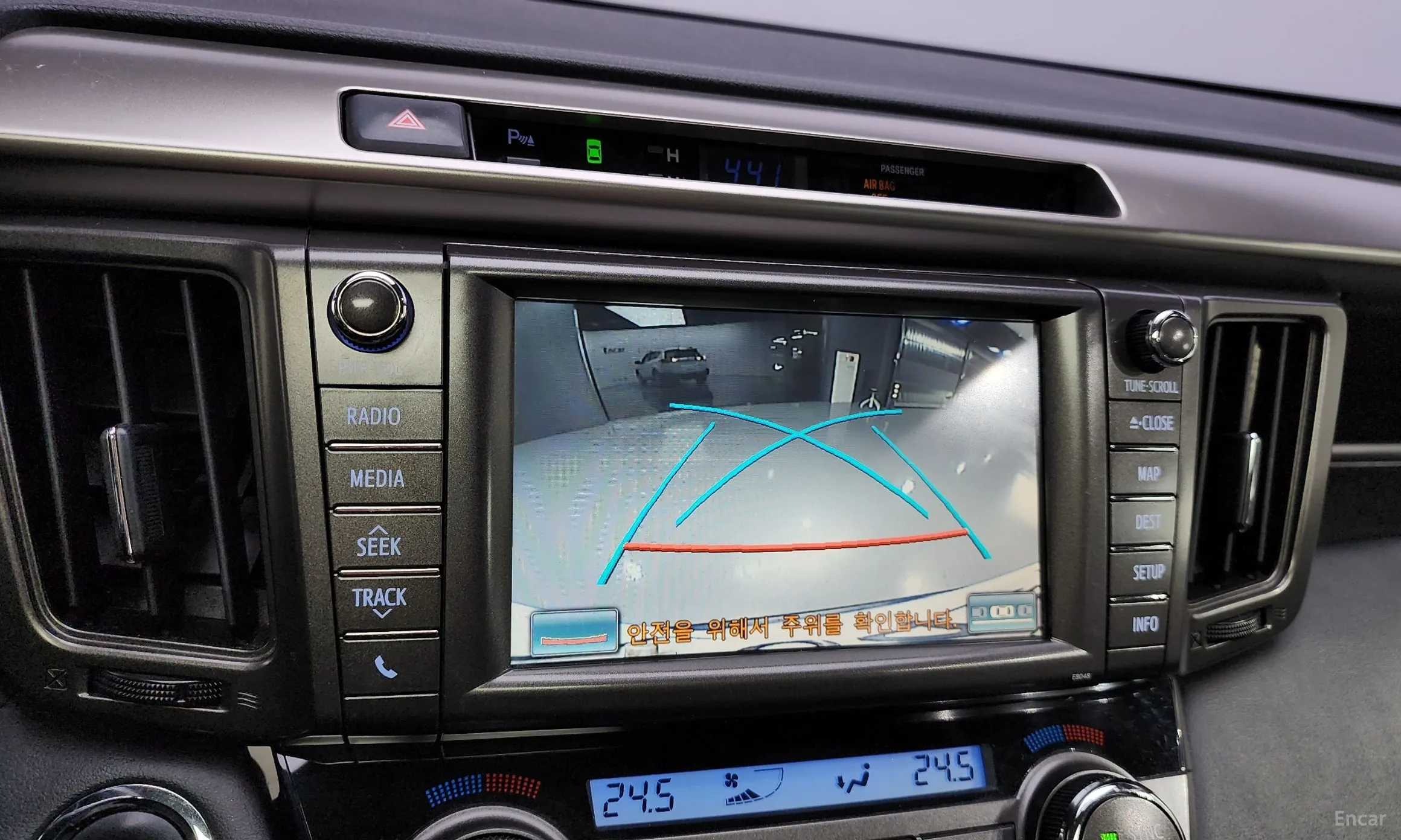 Toyota RAV4 превью 15