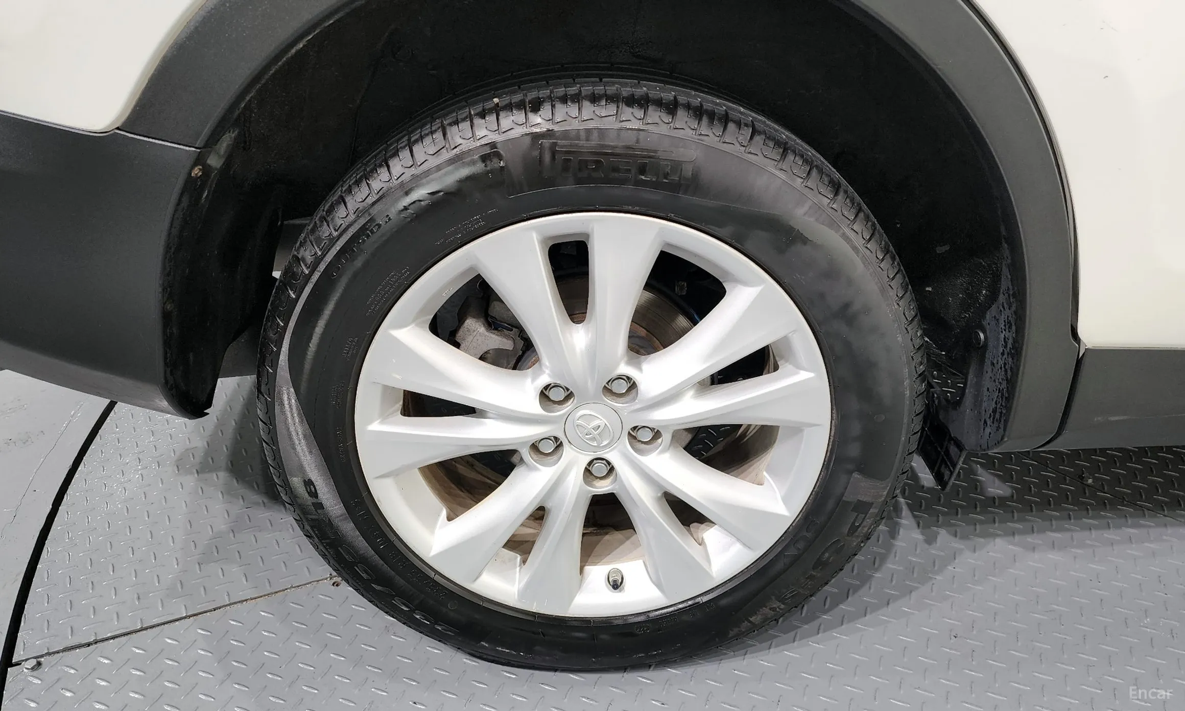 Toyota RAV4 превью 5