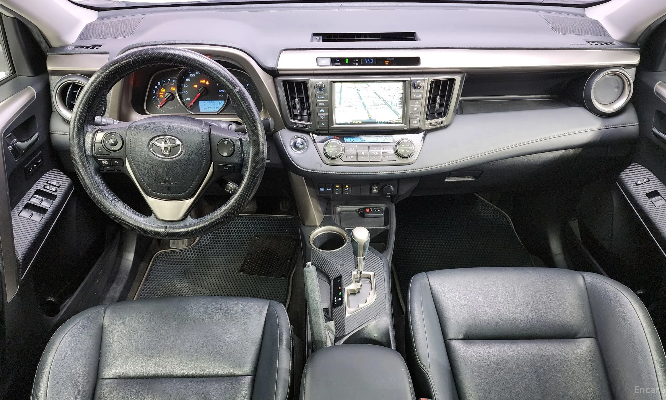 Toyota RAV4 превью 7