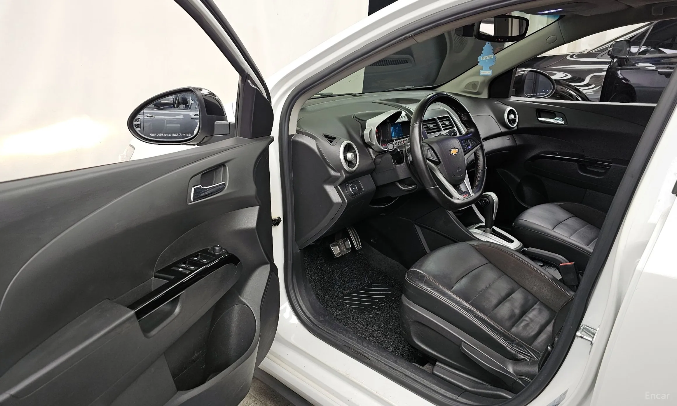 Chevrolet (GM Daewoo) Aveo Hatchback превью 10