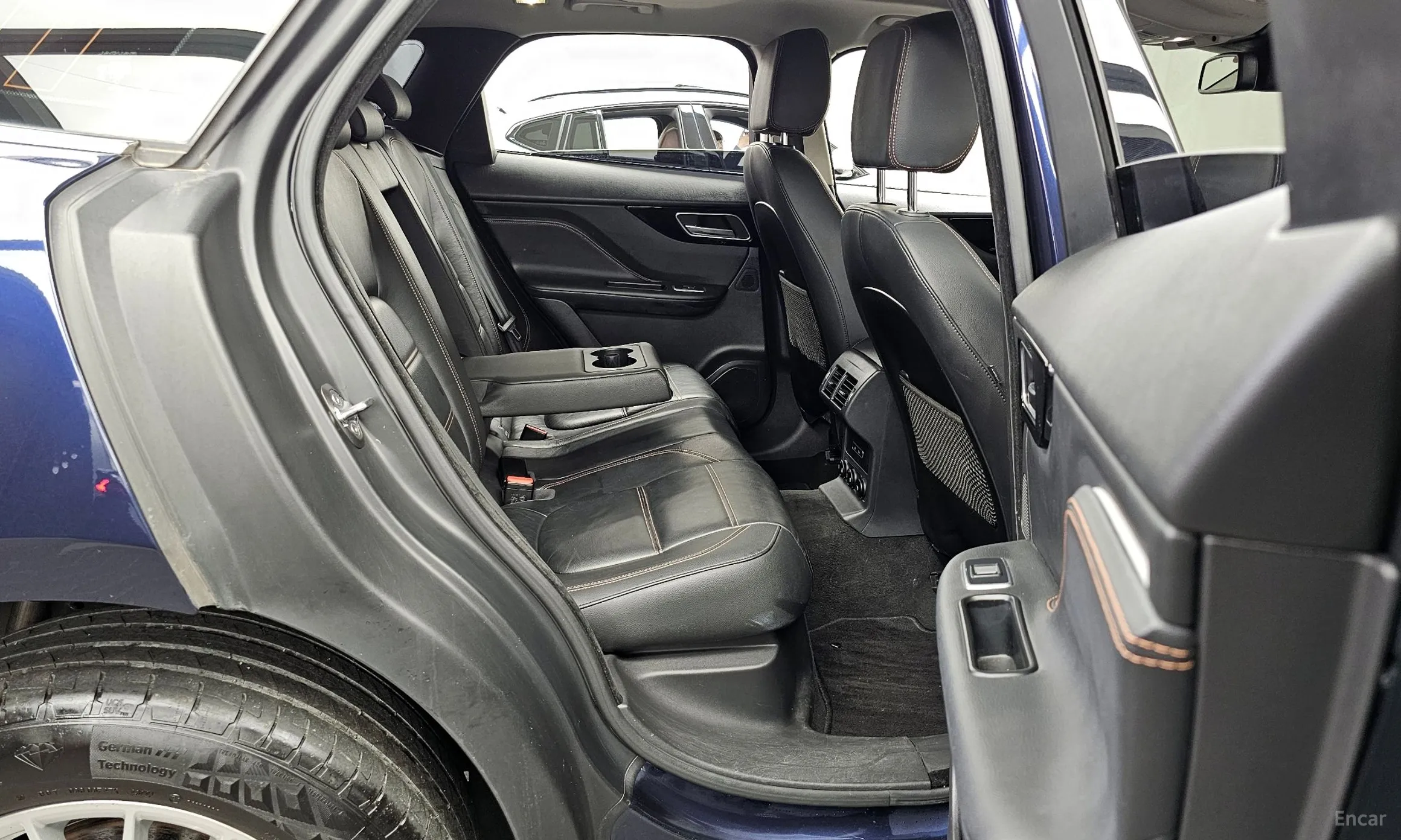 Jaguar F-PACE превью 12