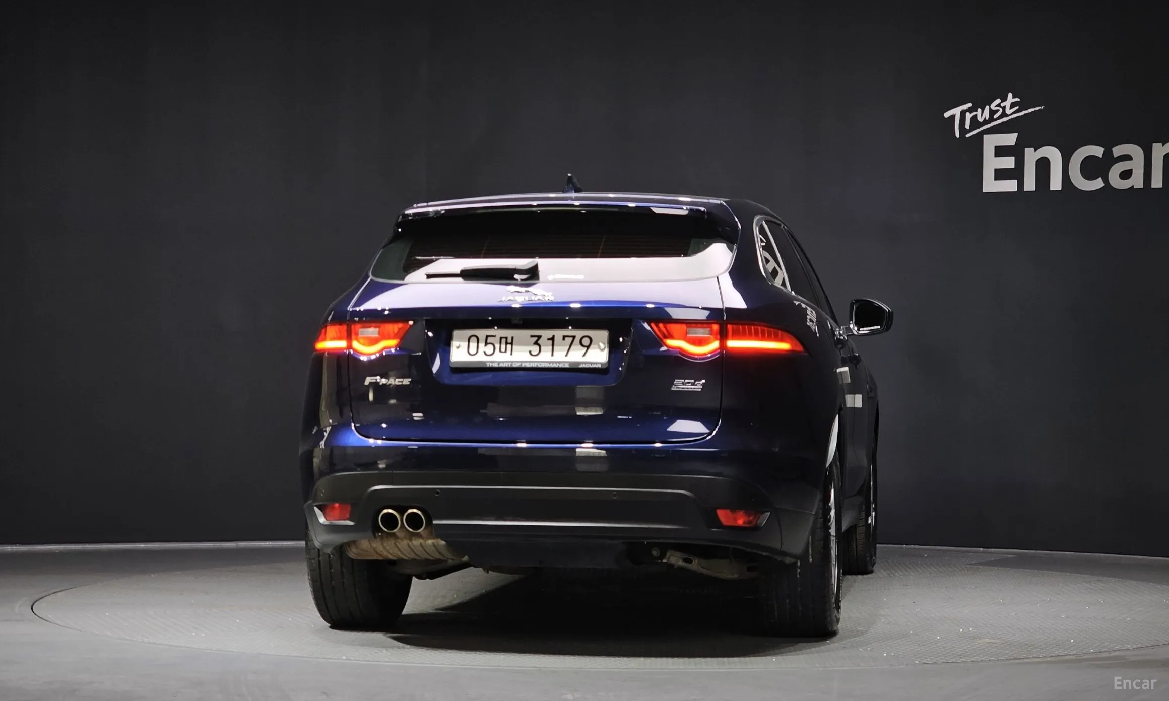 Jaguar F-PACE превью 4