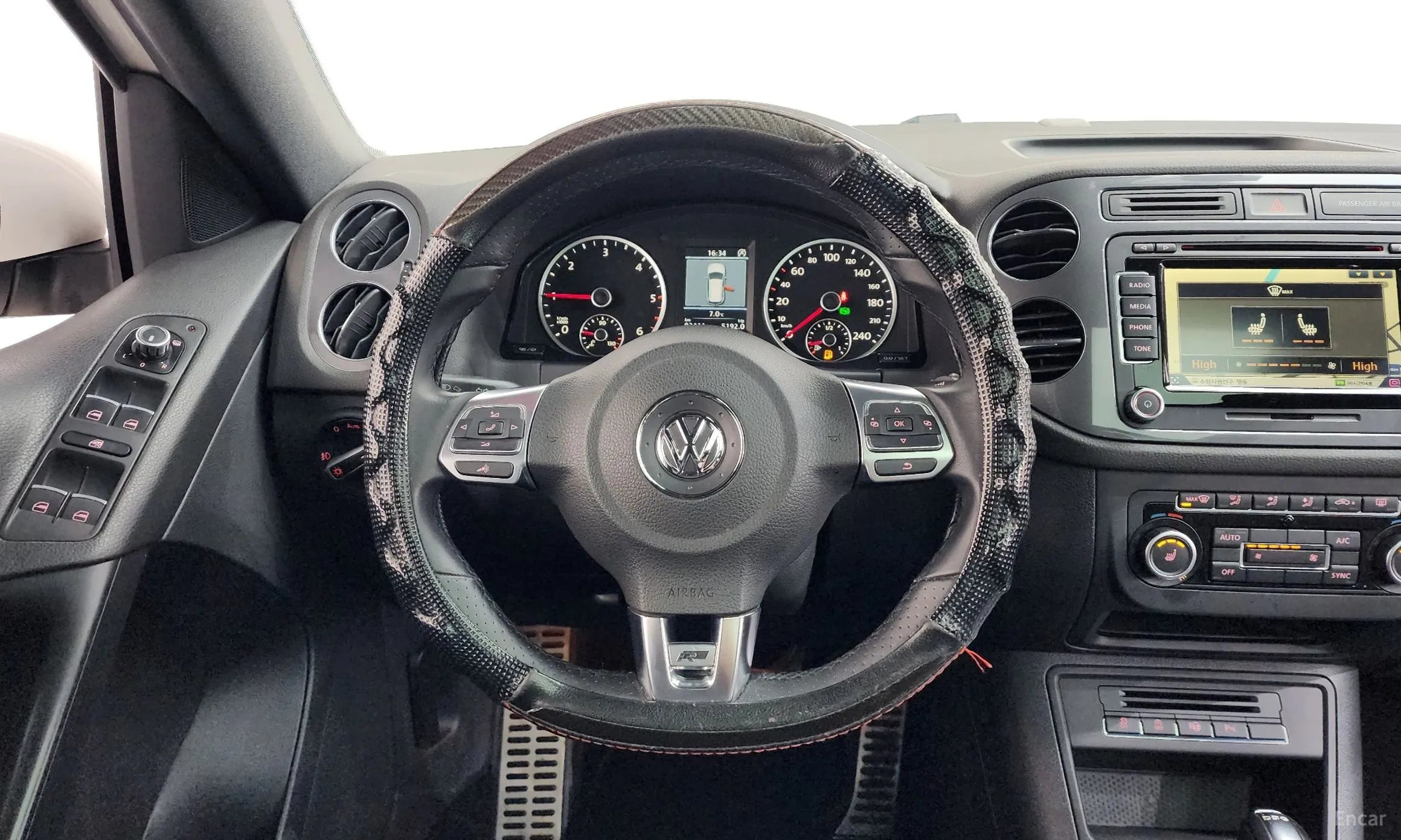 Volkswagen New Tiguan превью 13