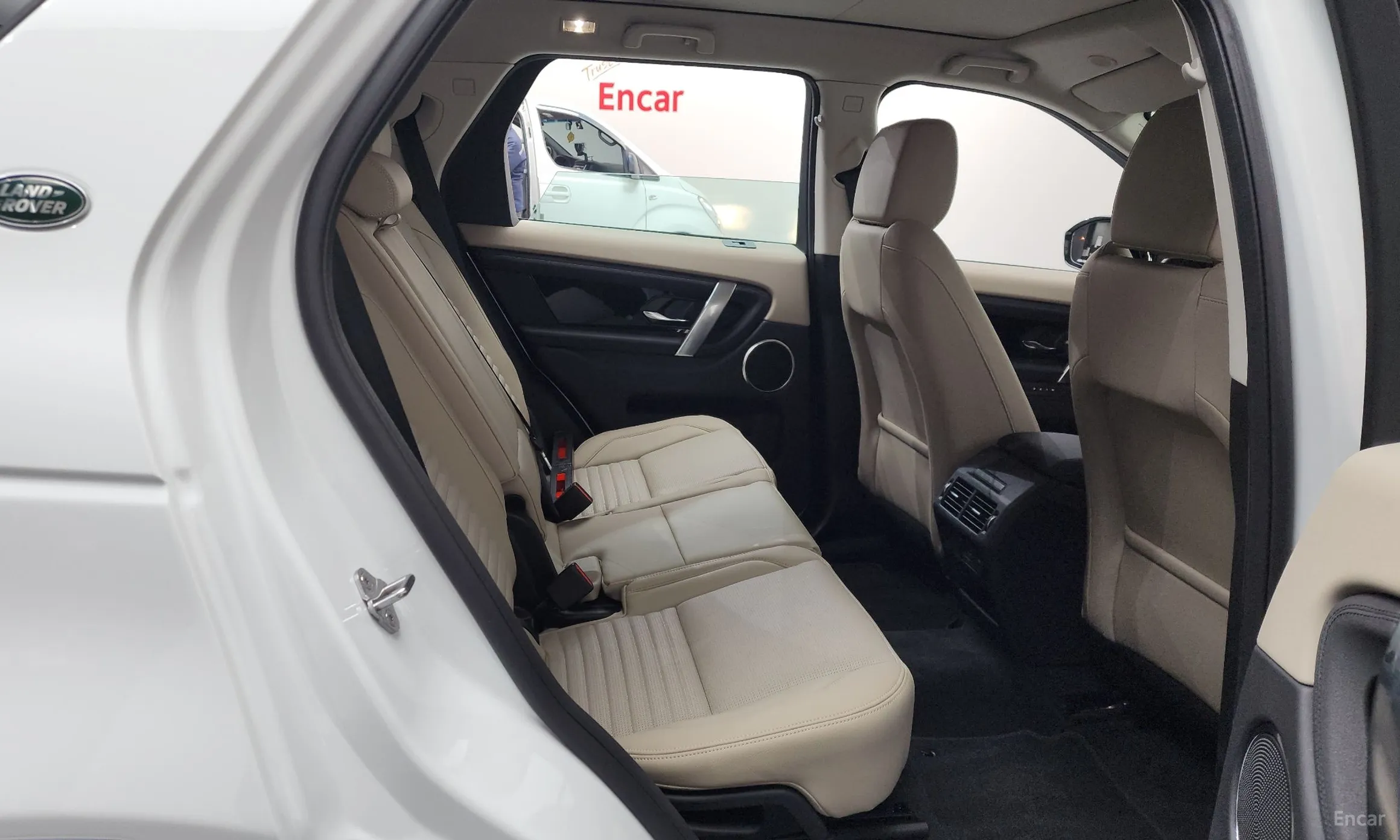 Land Rover Discovery Sports превью 12