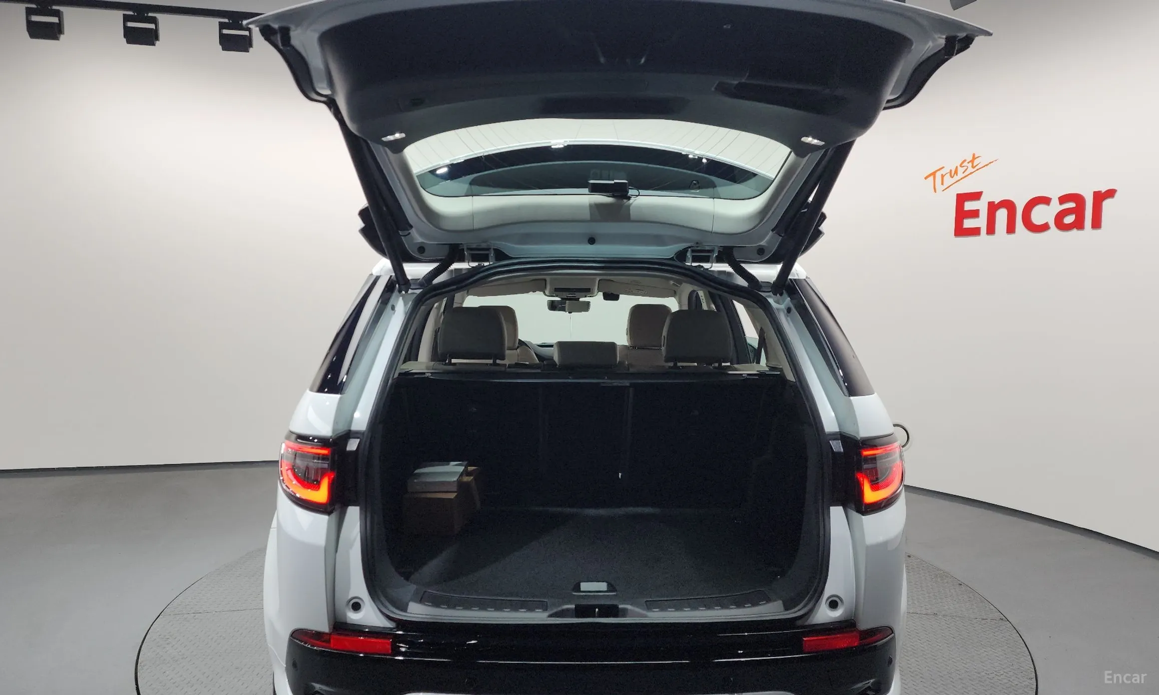 Land Rover Discovery Sports превью 20