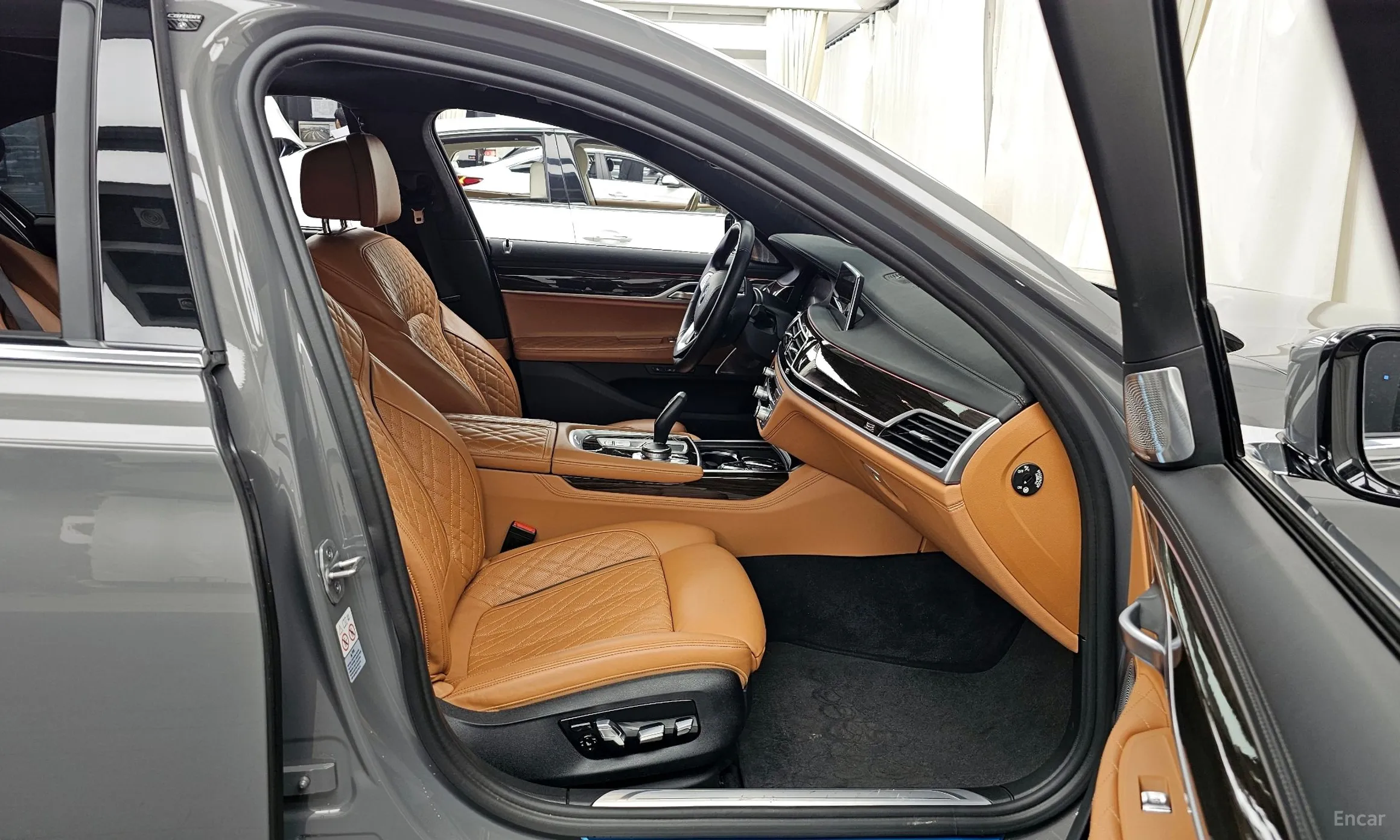 BMW 7 Series (G11) превью 11
