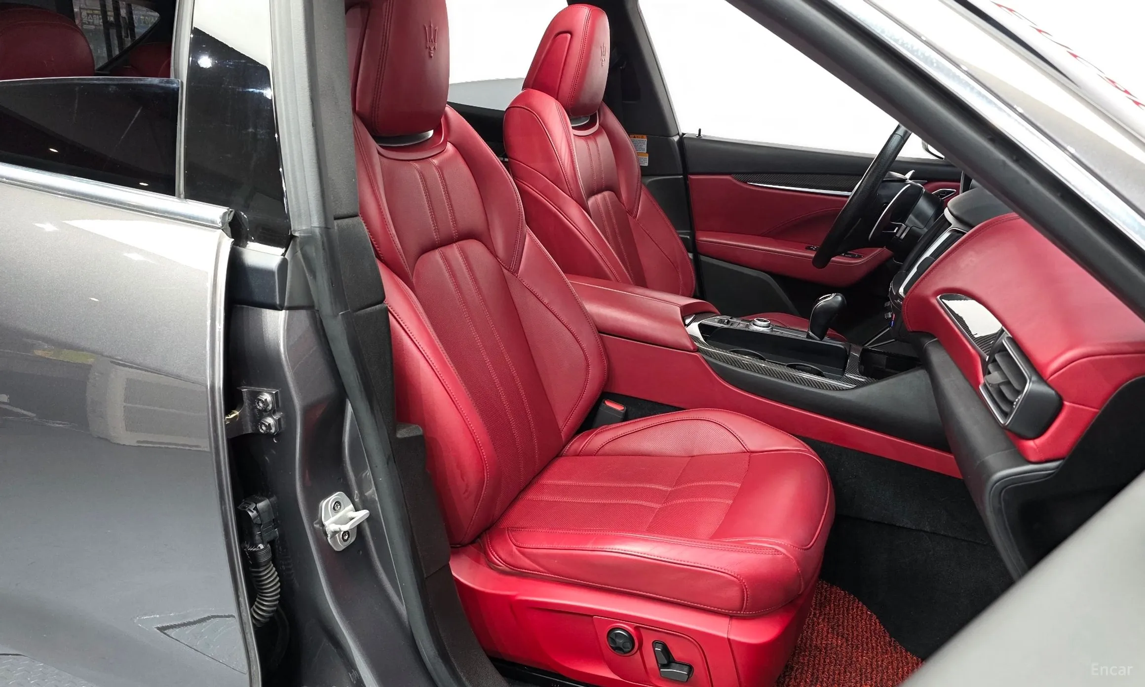 Maserati Levante превью 10