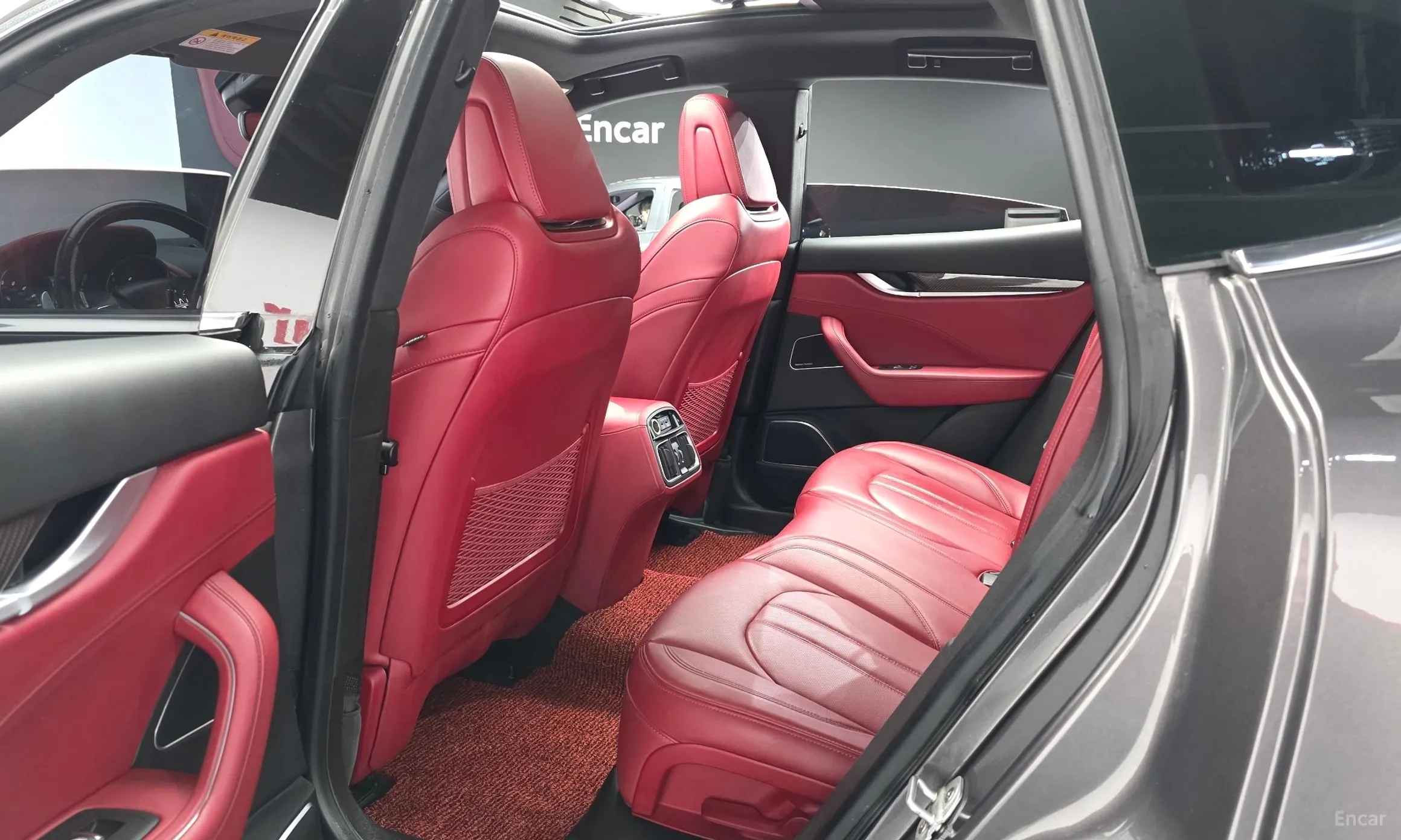 Maserati Levante превью 12