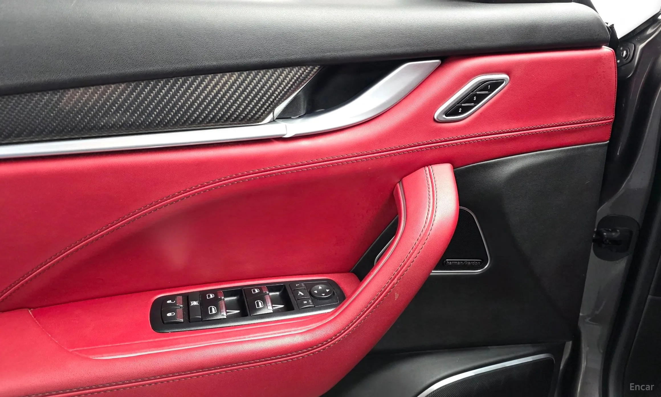 Maserati Levante превью 17