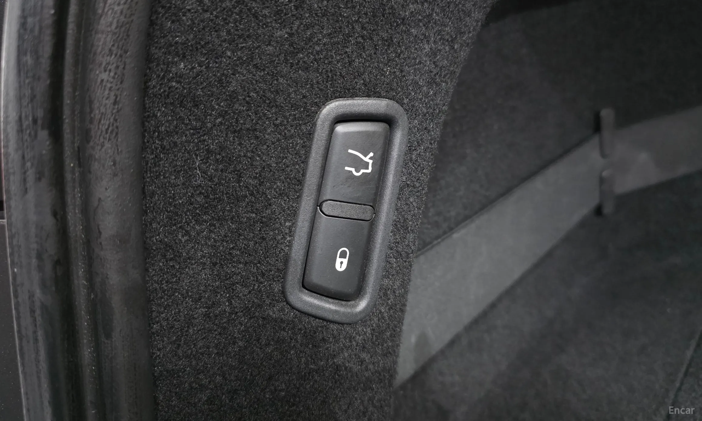 Maserati Levante превью 20