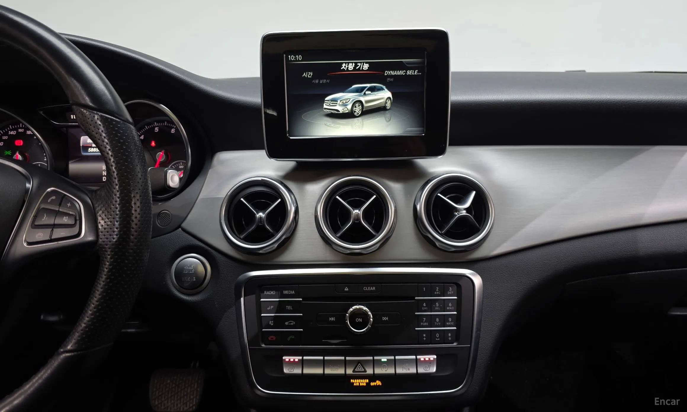 Mercedes Benz GLA-Class X156 превью 14
