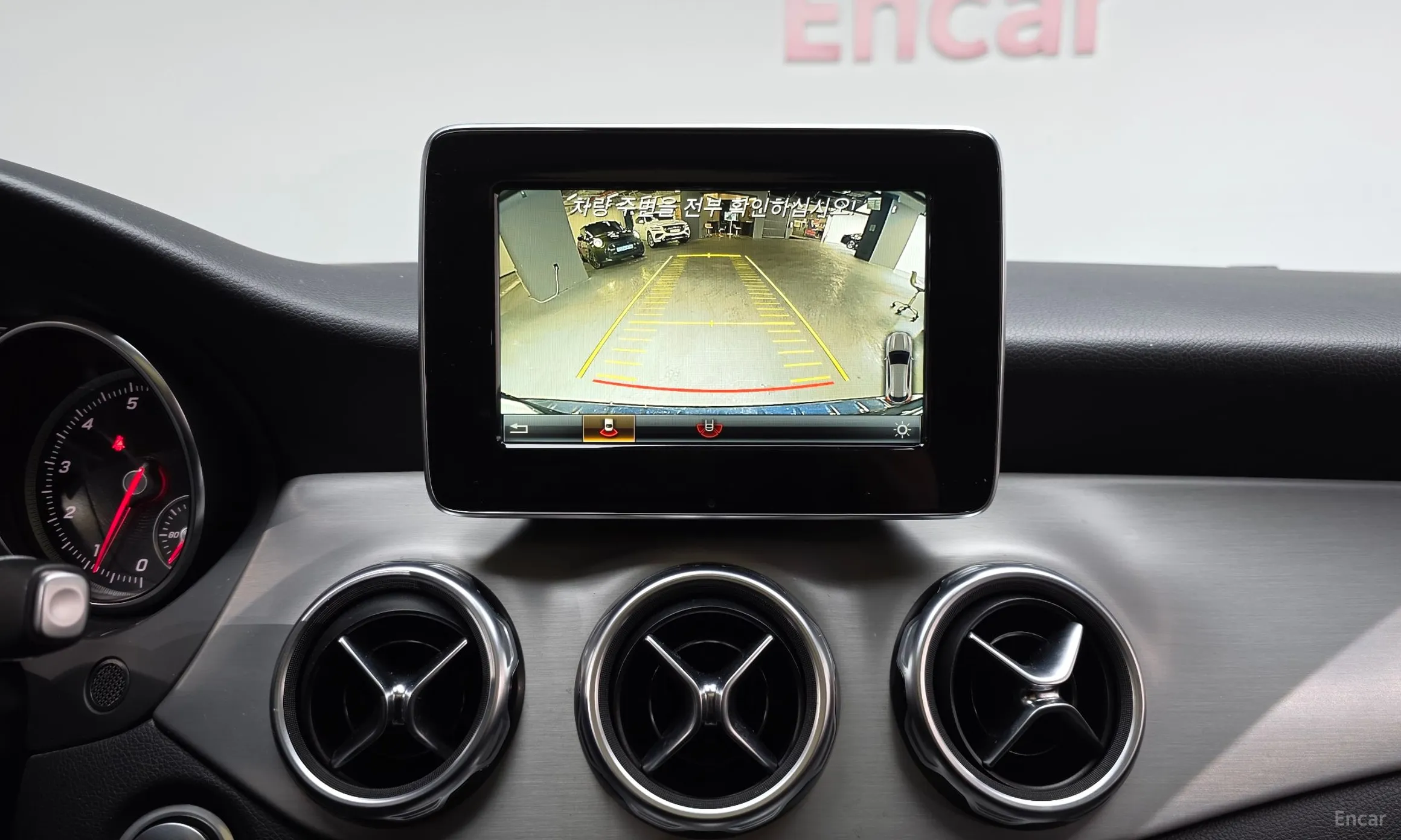 Mercedes Benz GLA-Class X156 превью 15