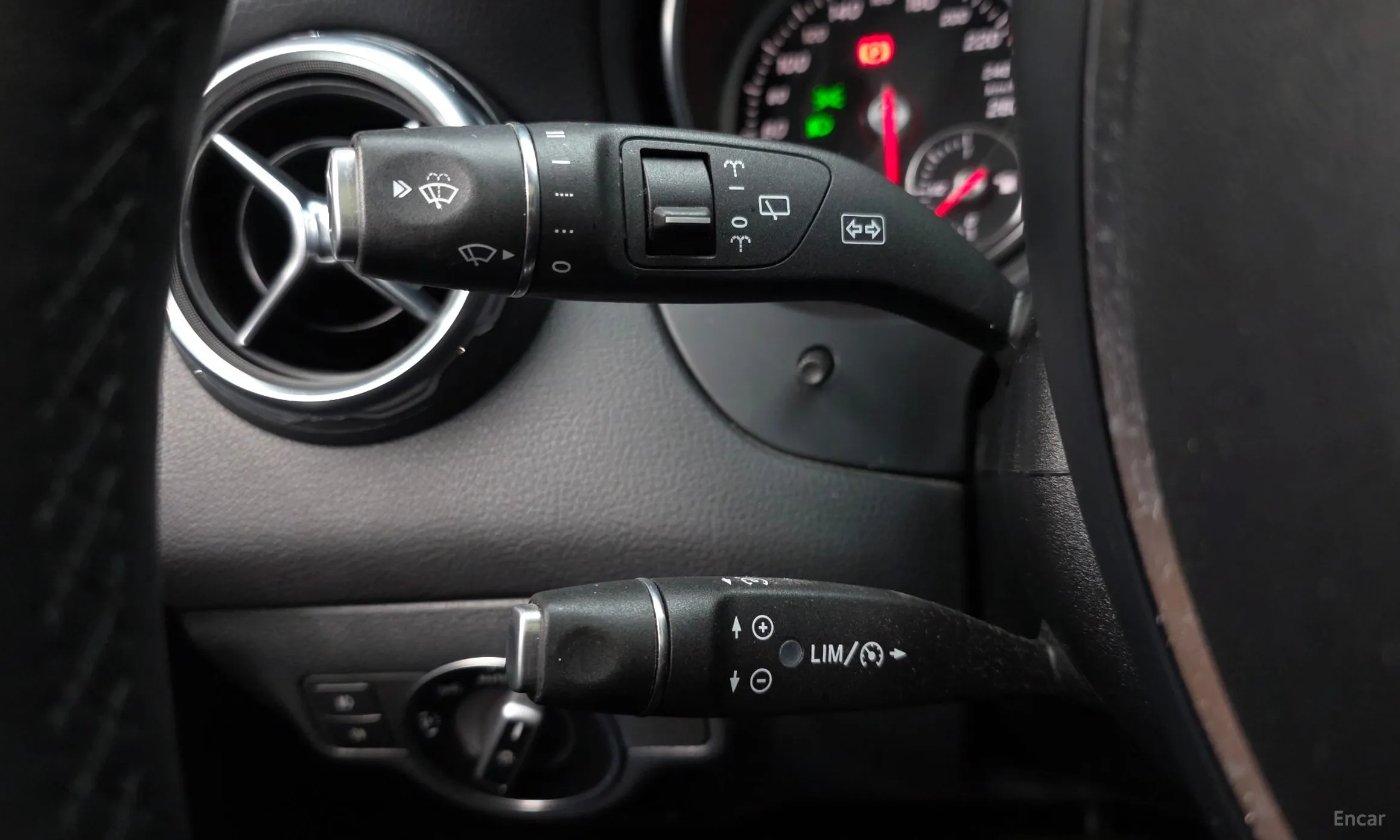 Mercedes Benz GLA-Class X156 превью 17