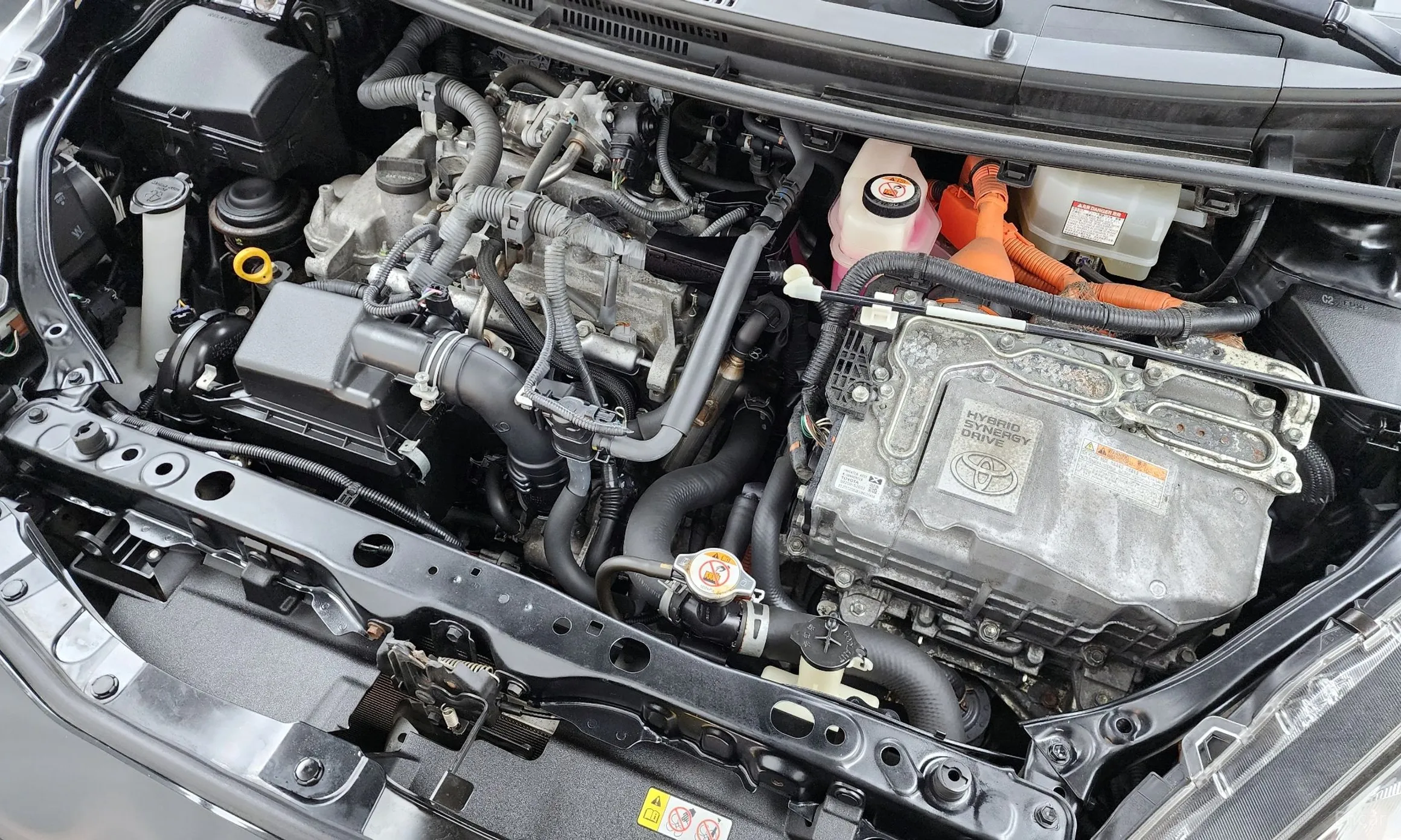 Toyota Prius C превью 6