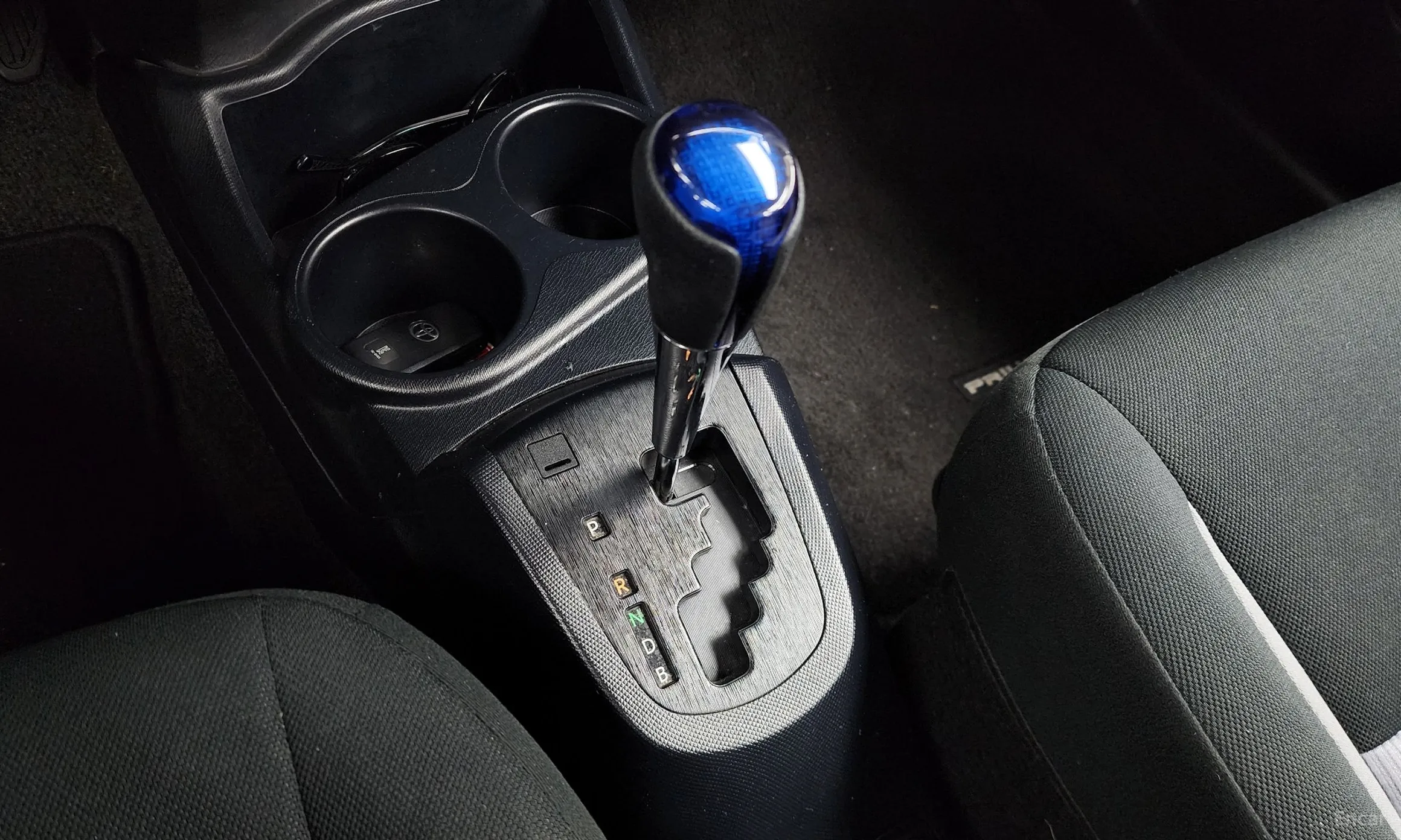Toyota Prius C превью 9