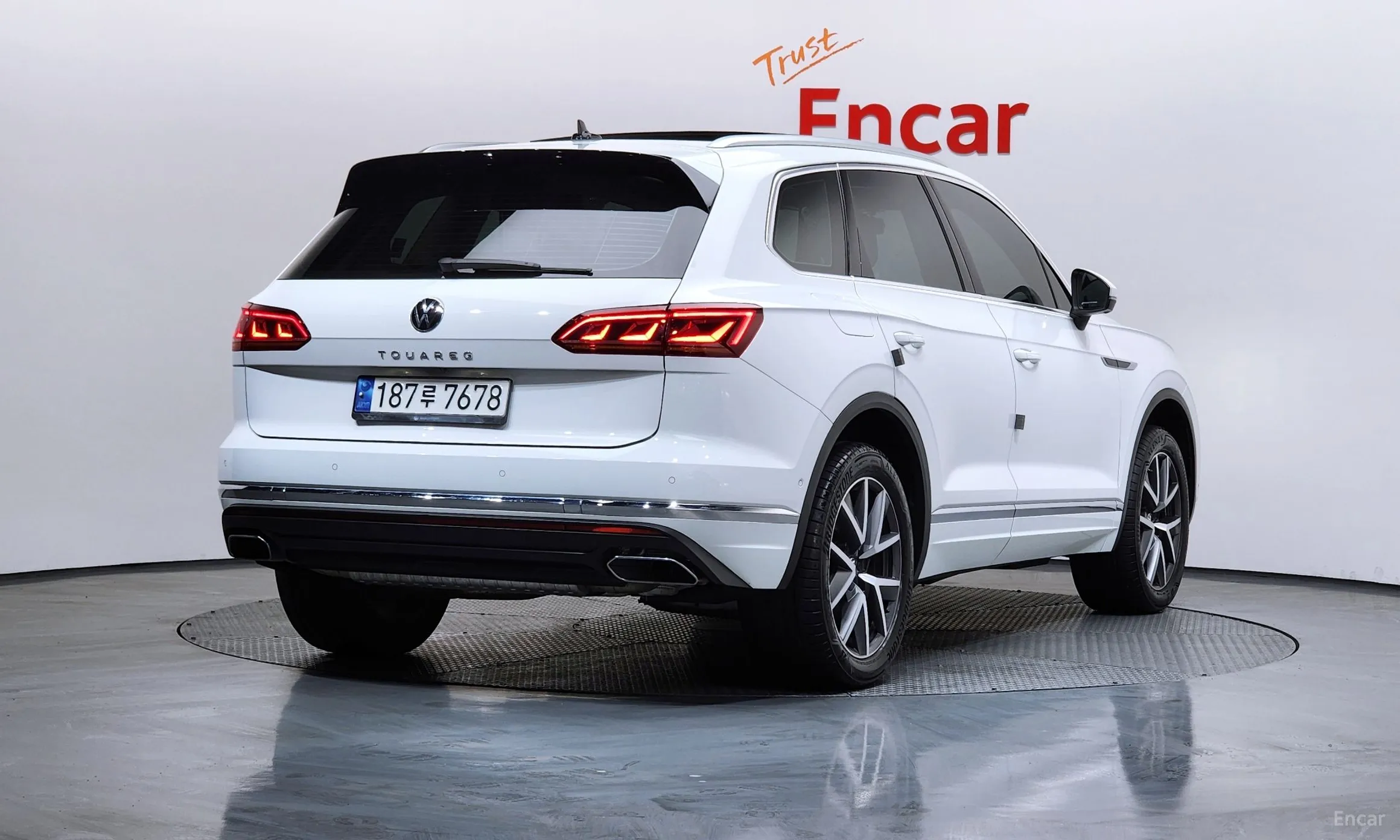 Volkswagen Touareg 3rd Generation превью 2
