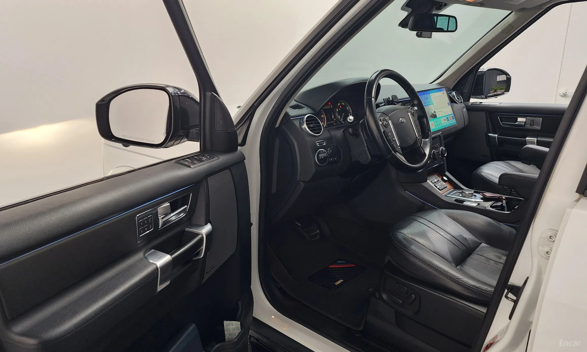 Land Rover Discovery 4 превью 10