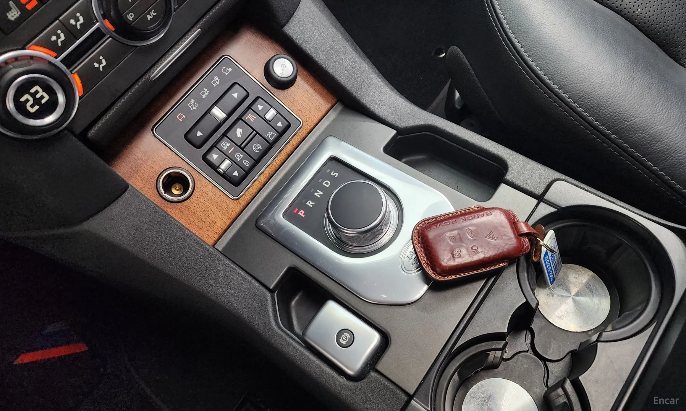 Land Rover Discovery 4 превью 9