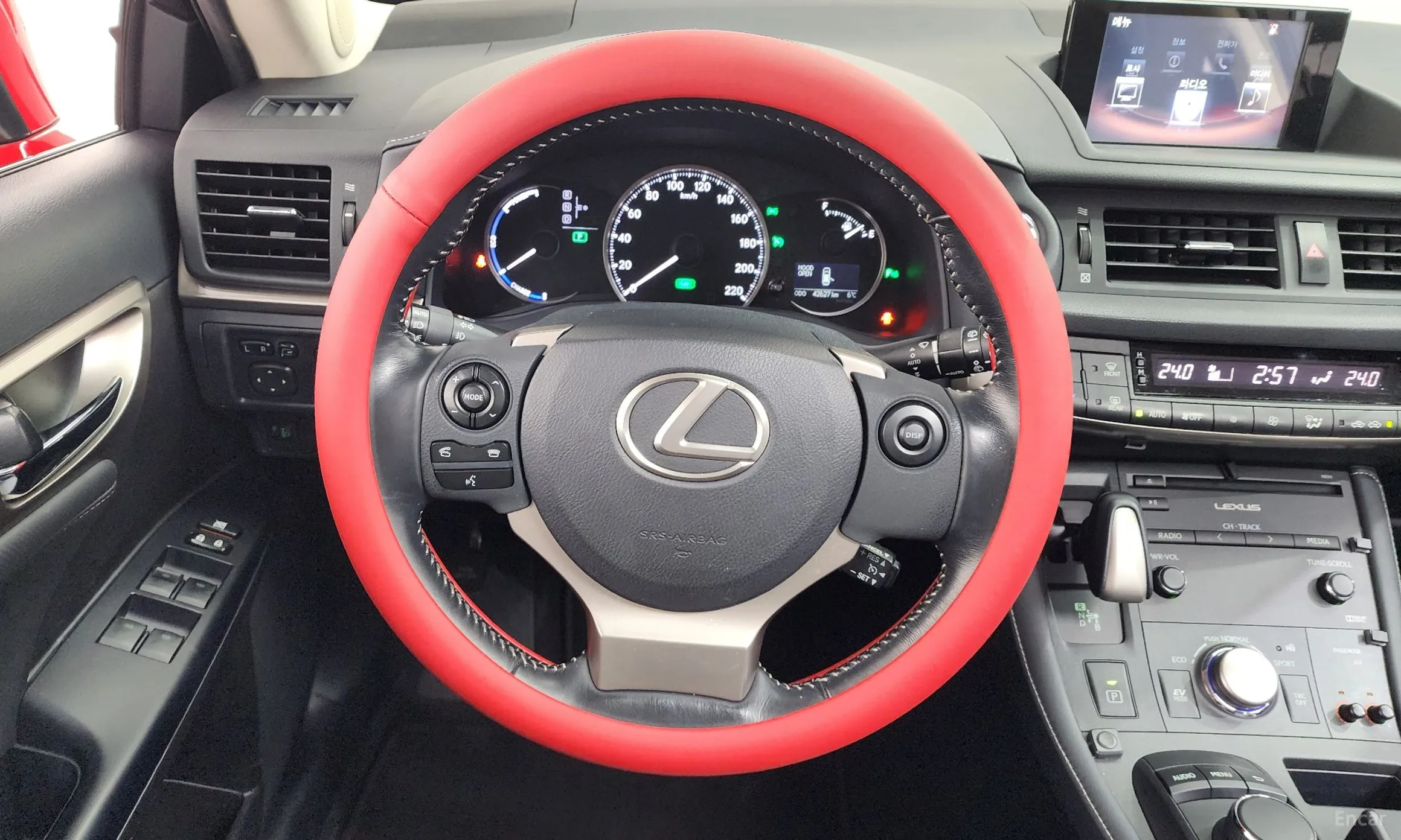 Lexus CT200h превью 13