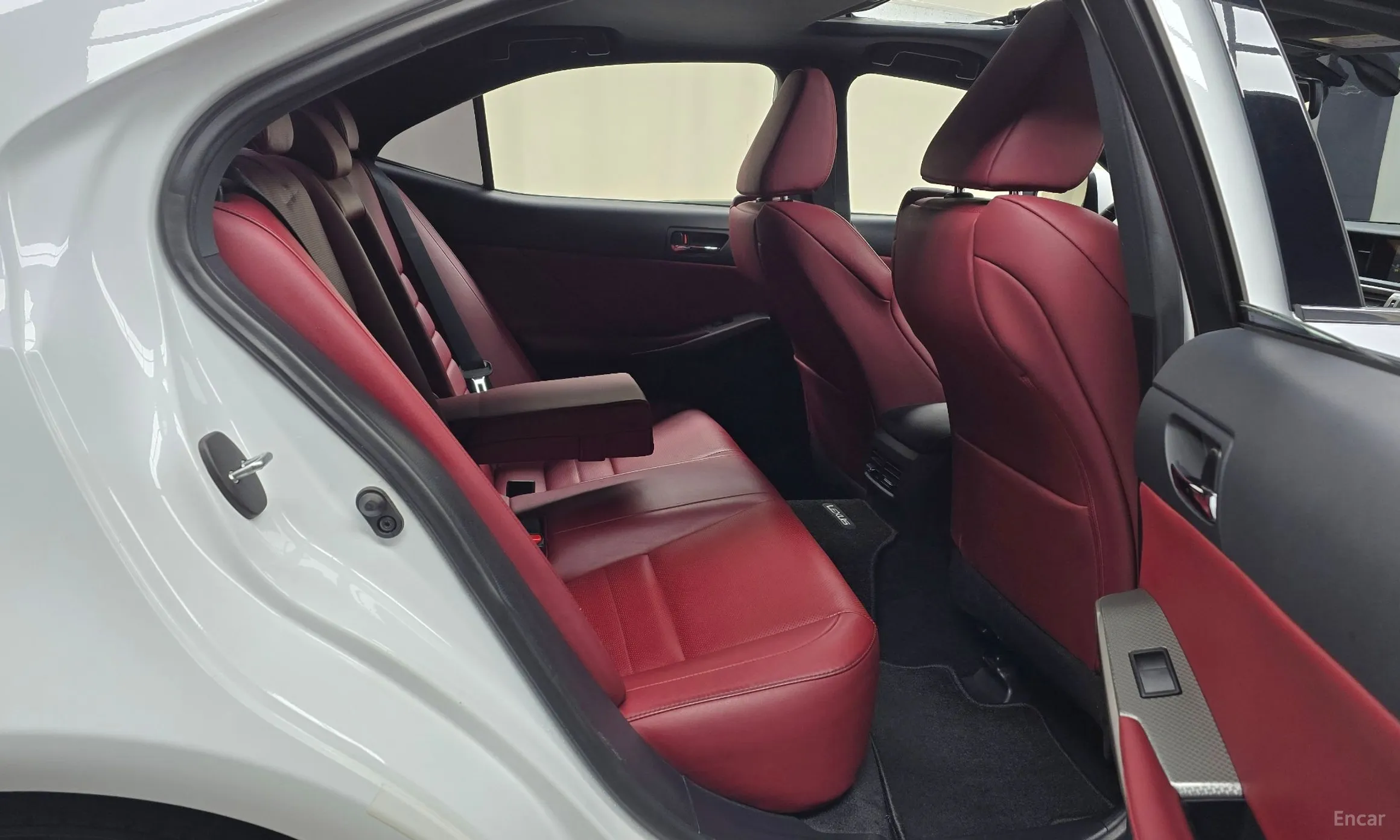 Lexus New IS200t превью 12