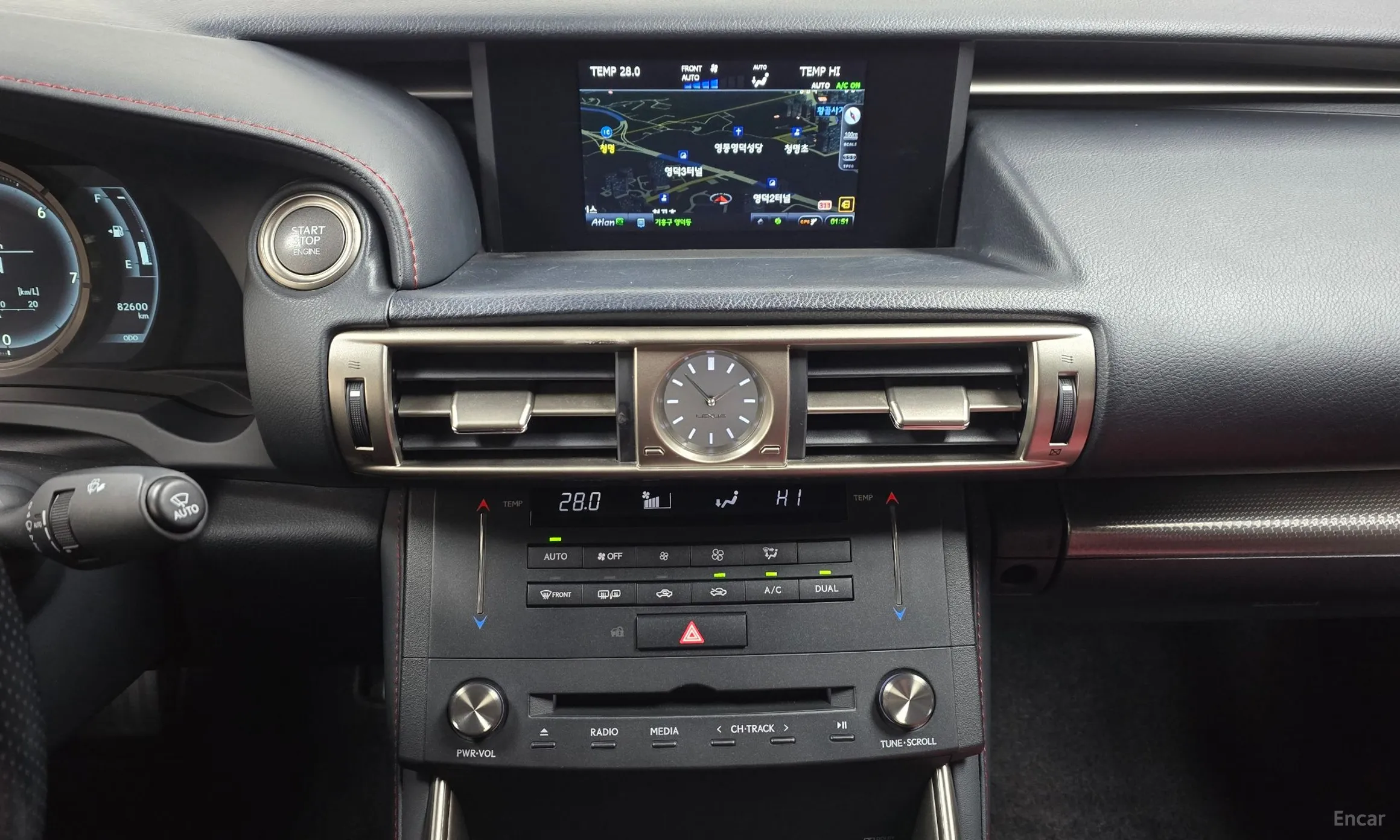 Lexus New IS200t превью 14