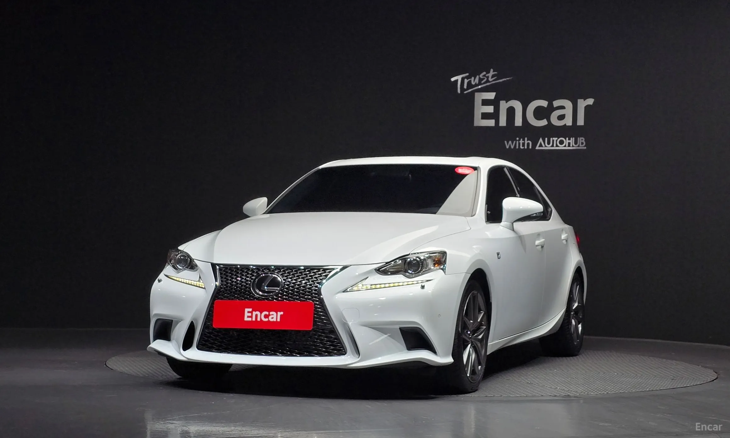 Lexus New IS200t превью 3