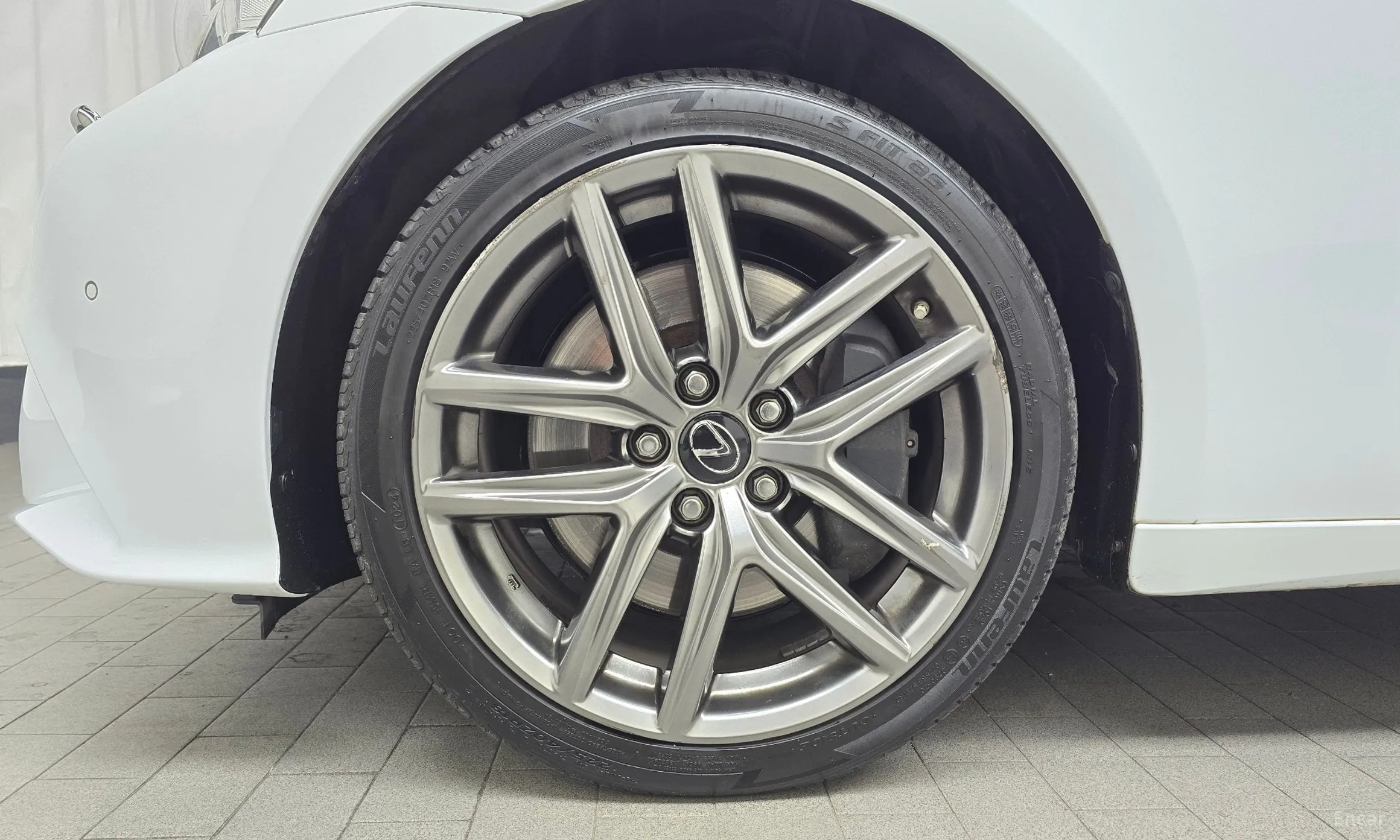 Lexus New IS200t превью 5