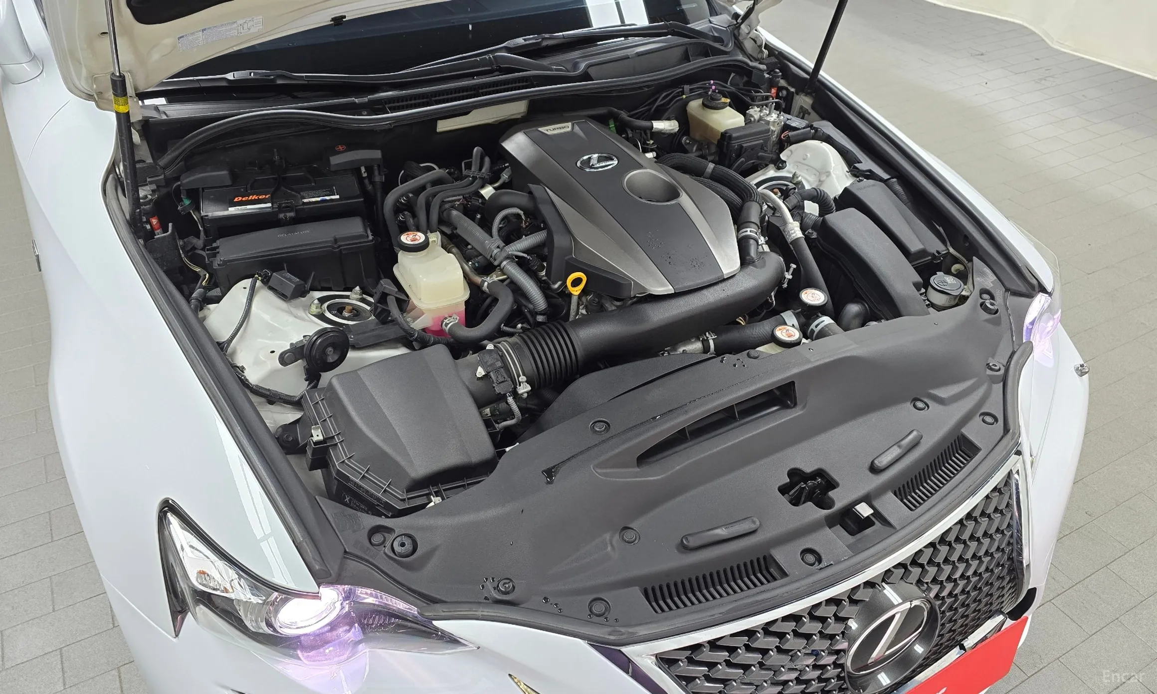 Lexus New IS200t превью 6