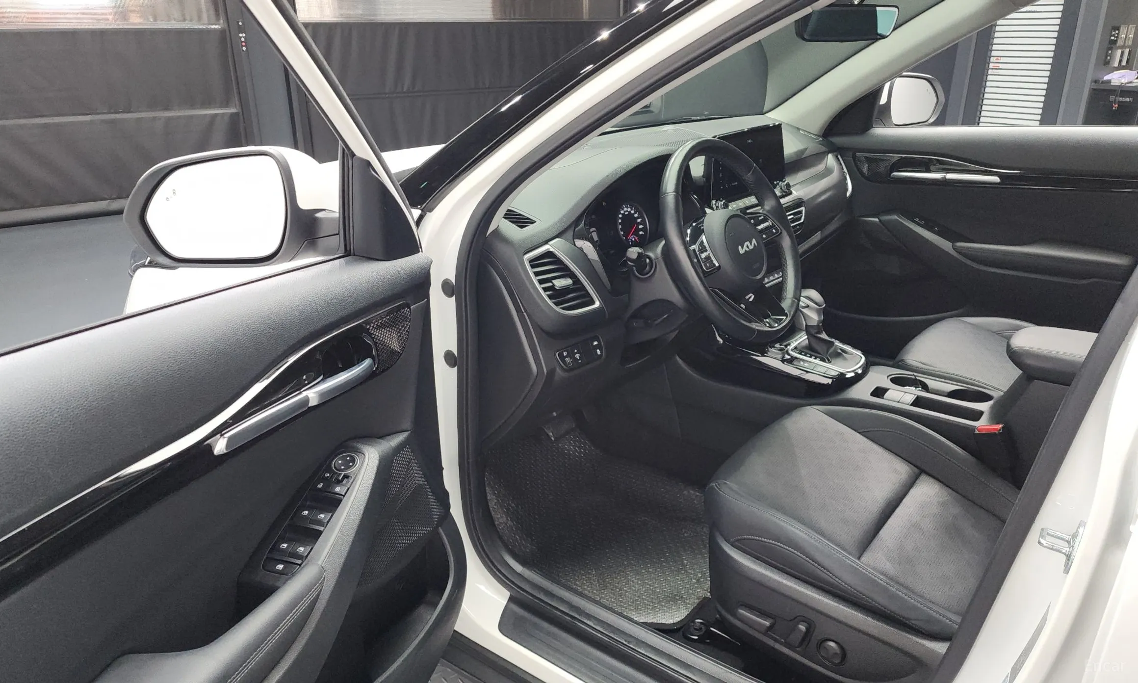Kia Seltos превью 10