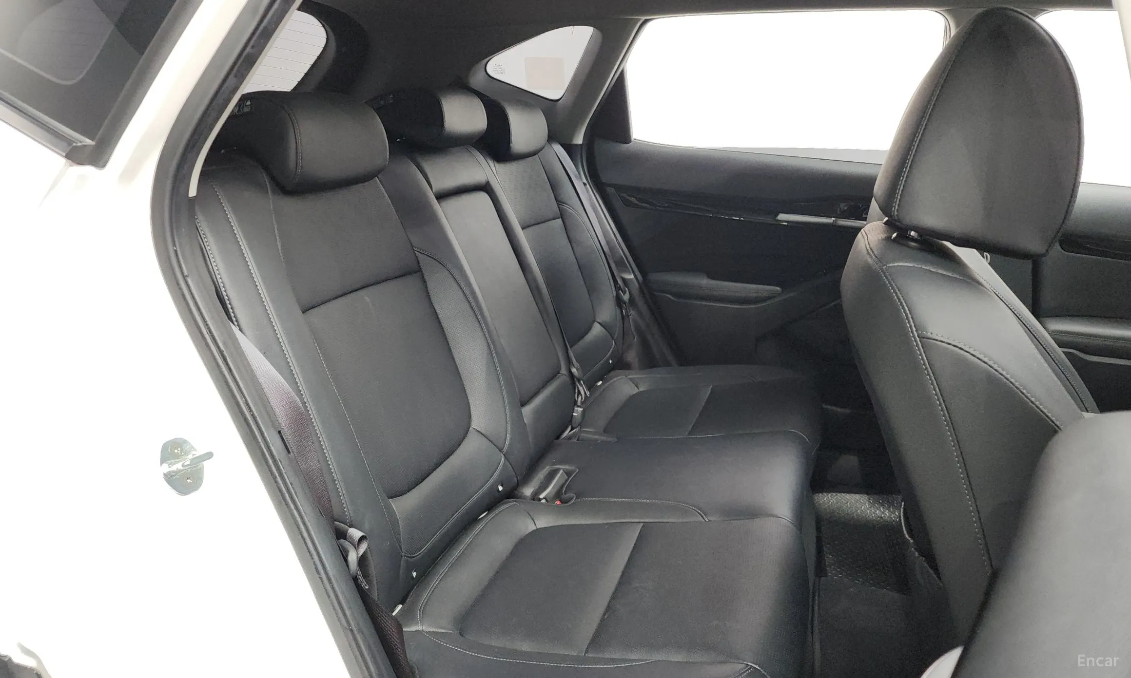 Kia Seltos превью 12