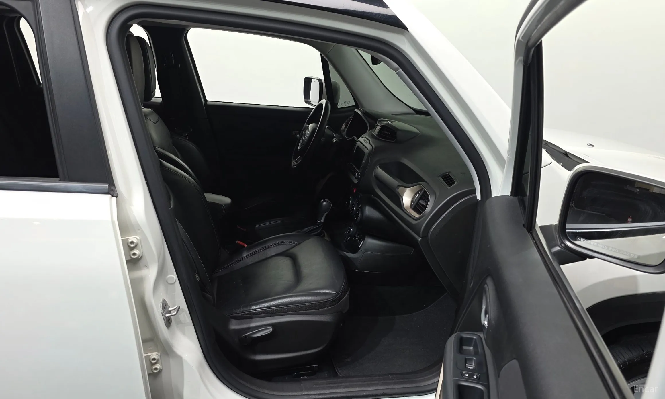 Jeep Renegade превью 11