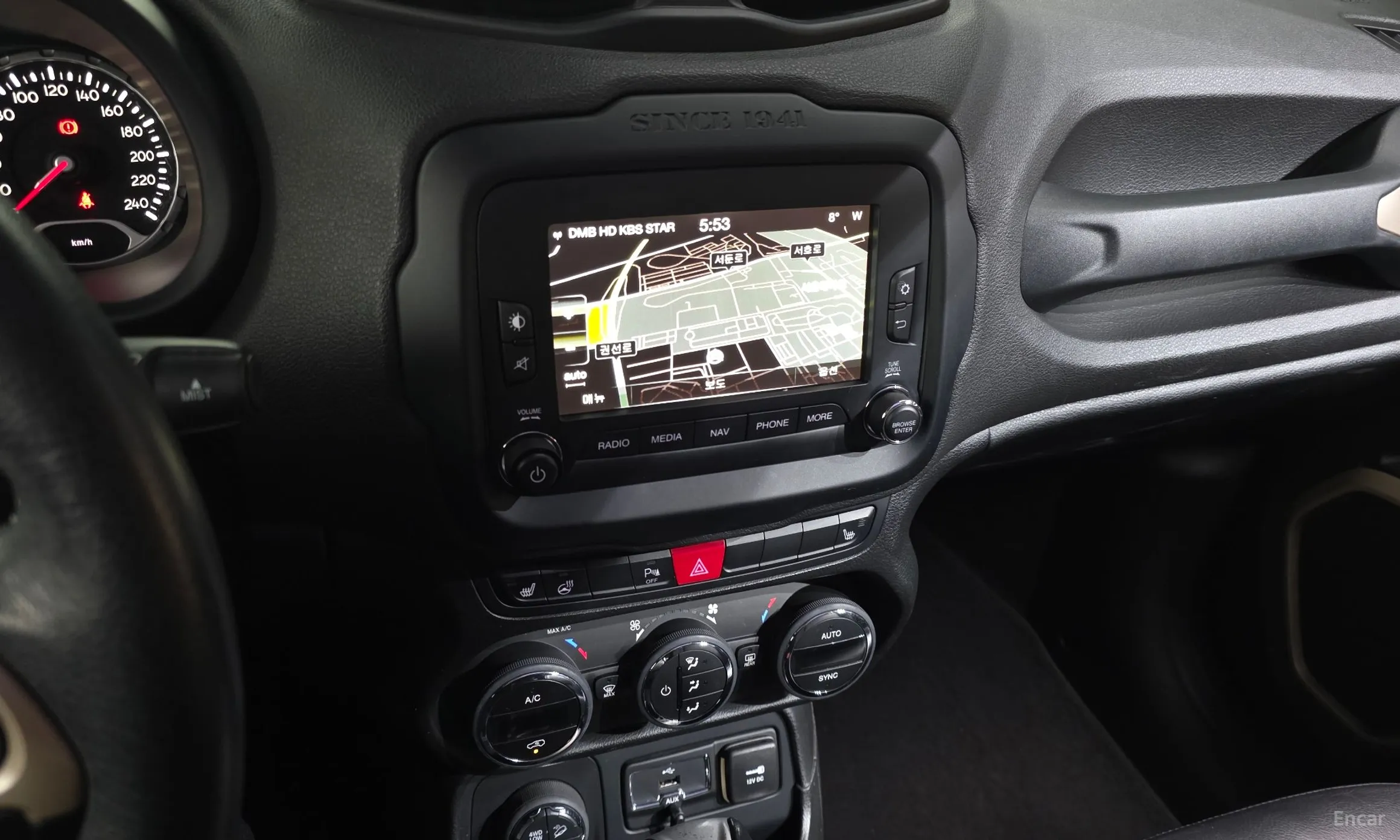 Jeep Renegade превью 14