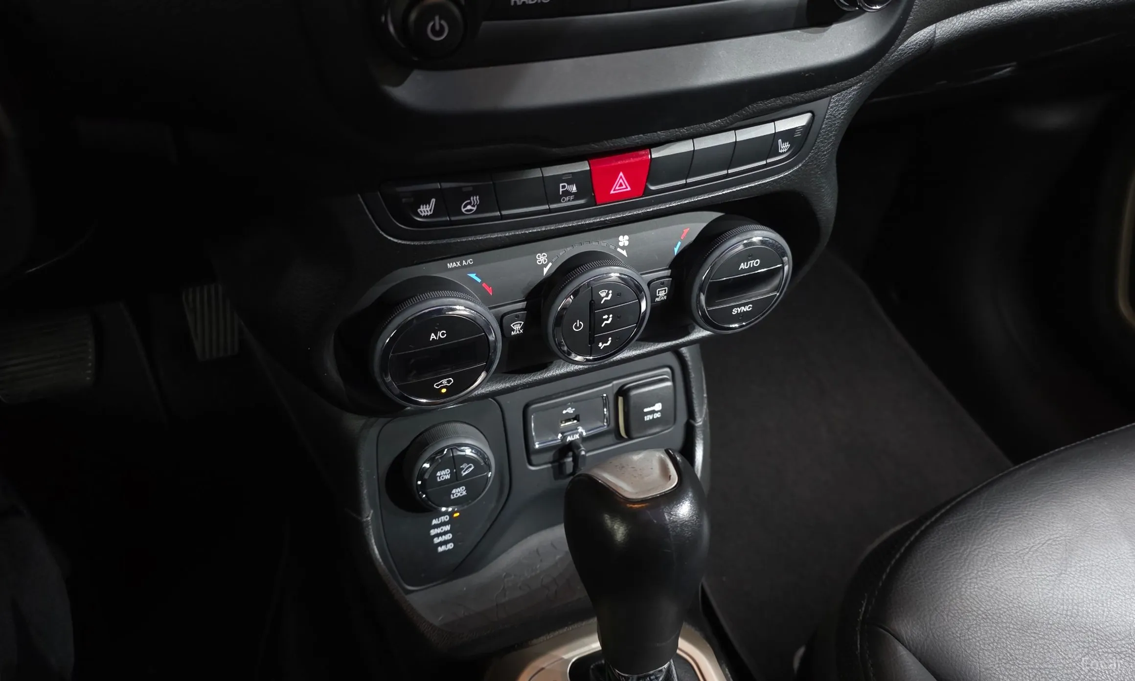 Jeep Renegade превью 17