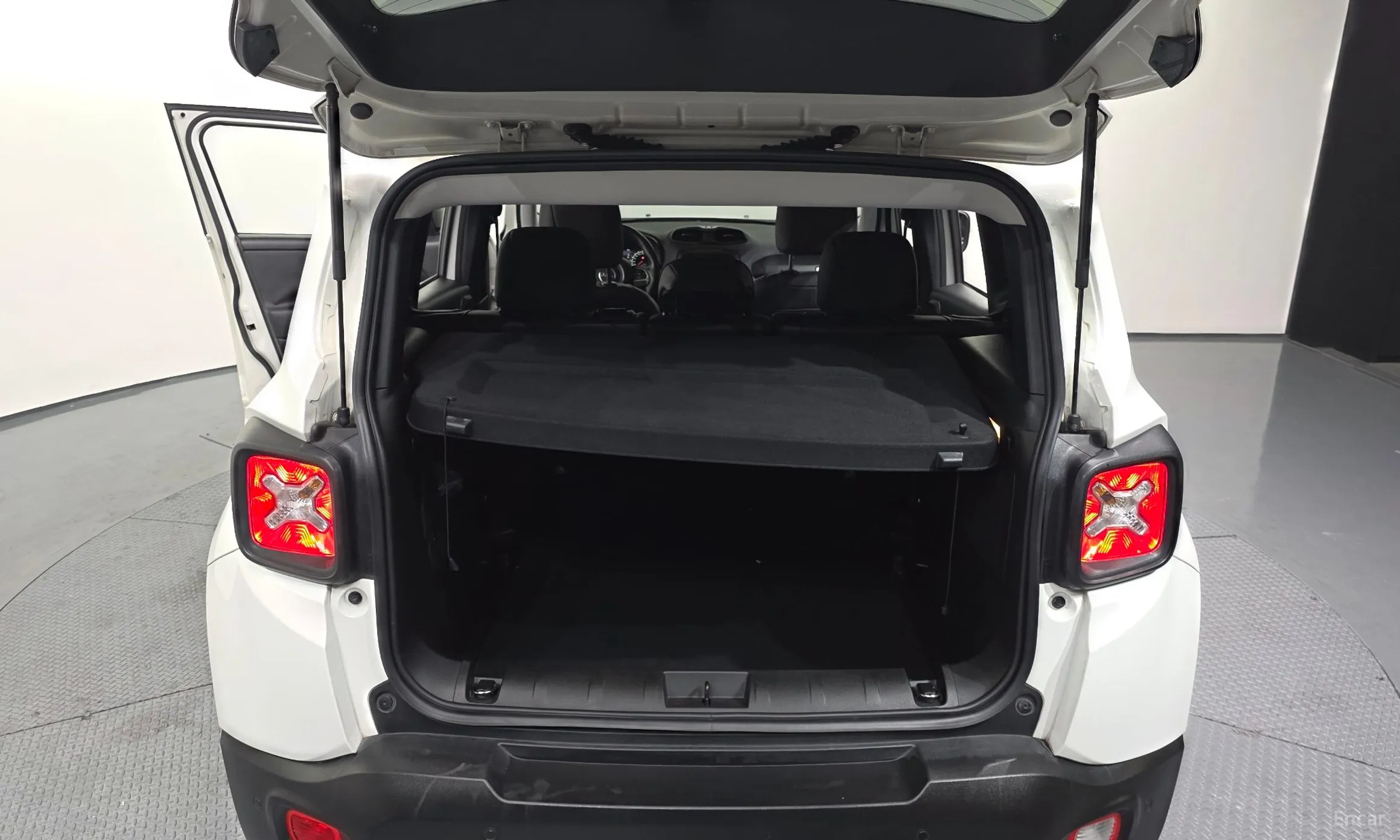 Jeep Renegade превью 20