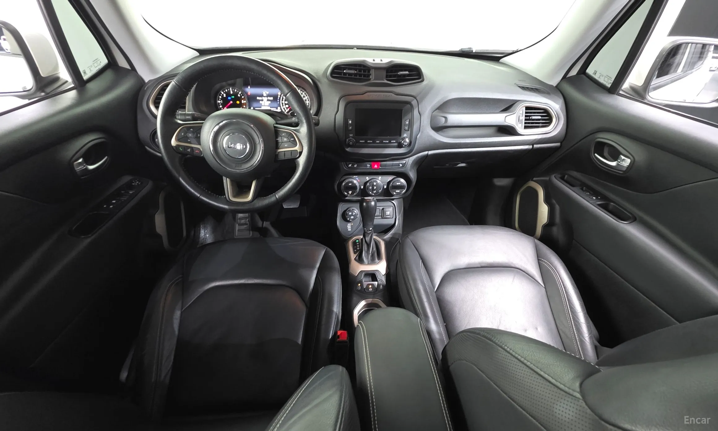 Jeep Renegade превью 7