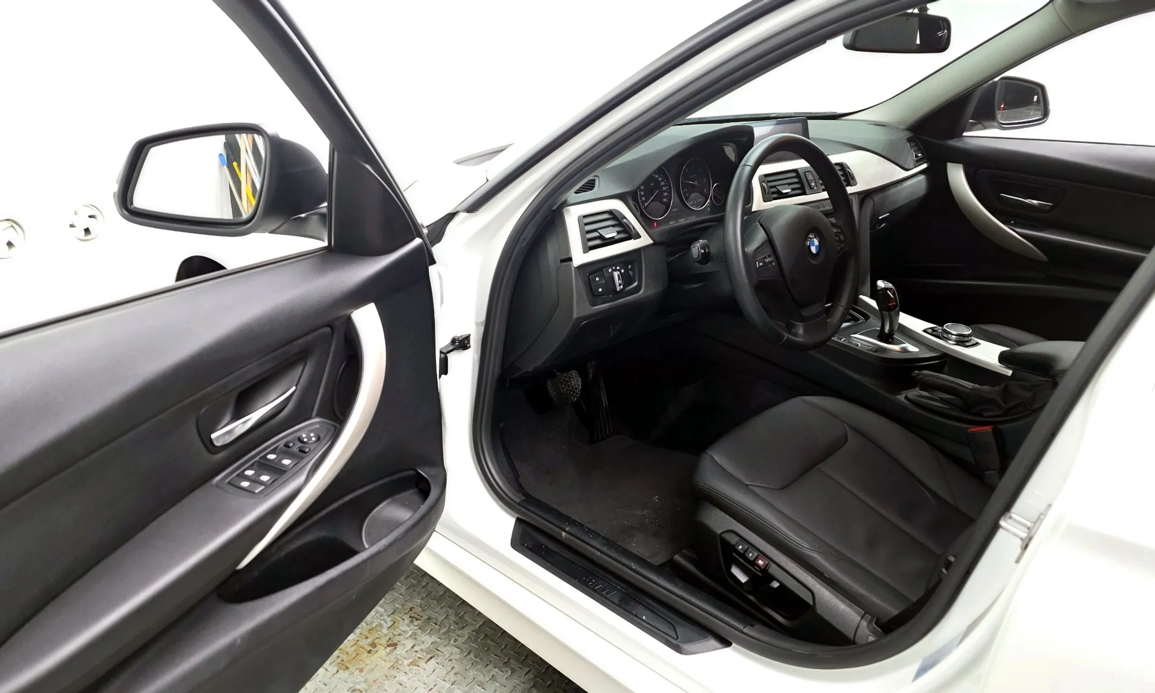 BMW 3 Series (F30) превью 10