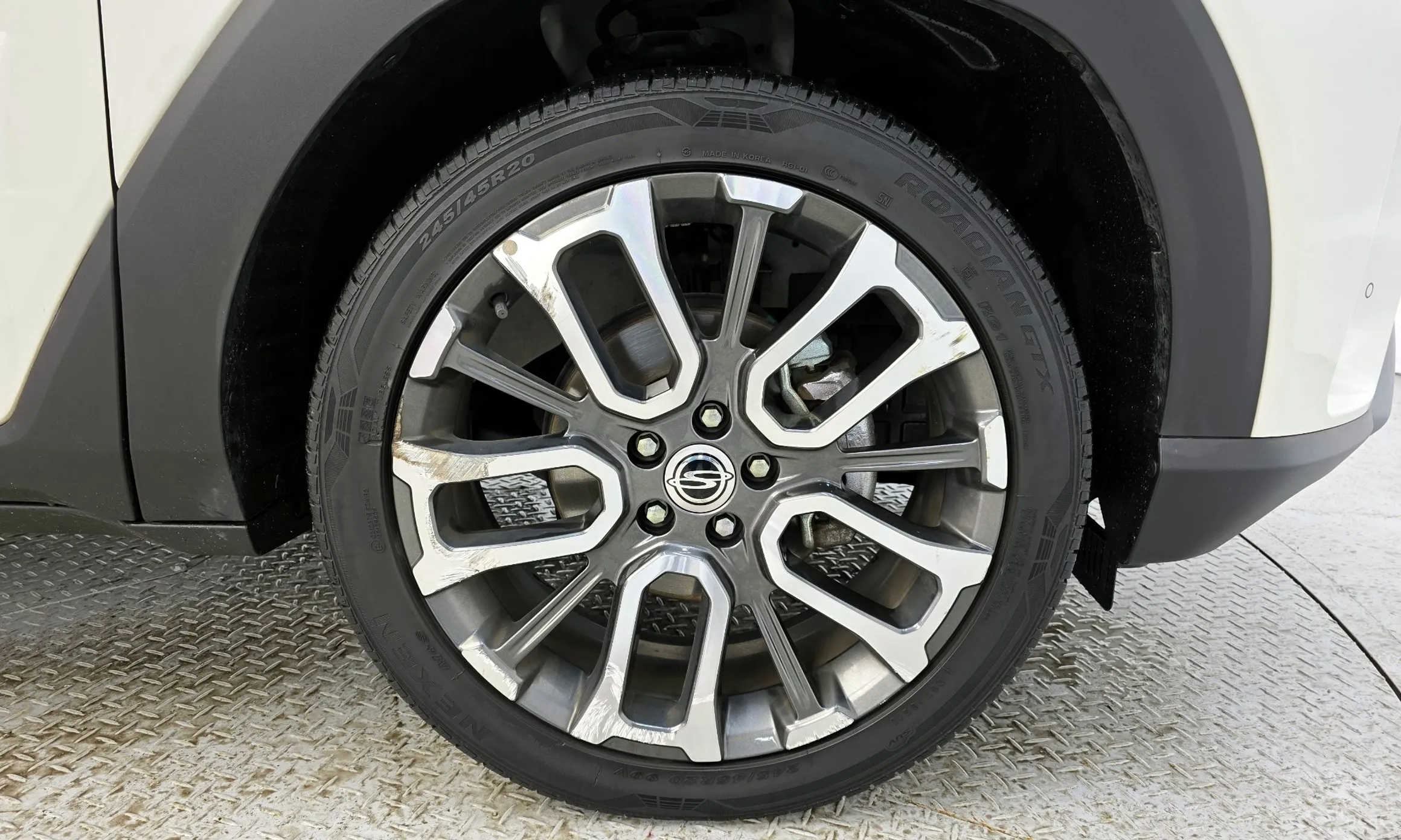 KG Mobility (SsangYong) Torres превью 5