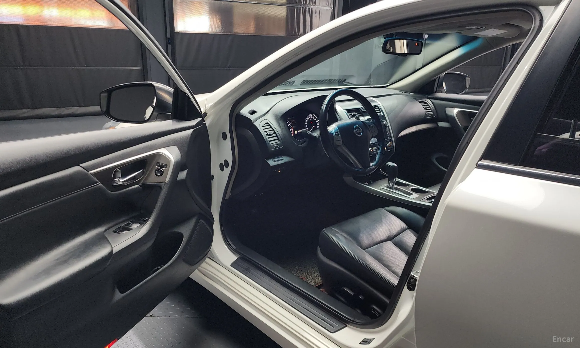Nissan Altima превью 10