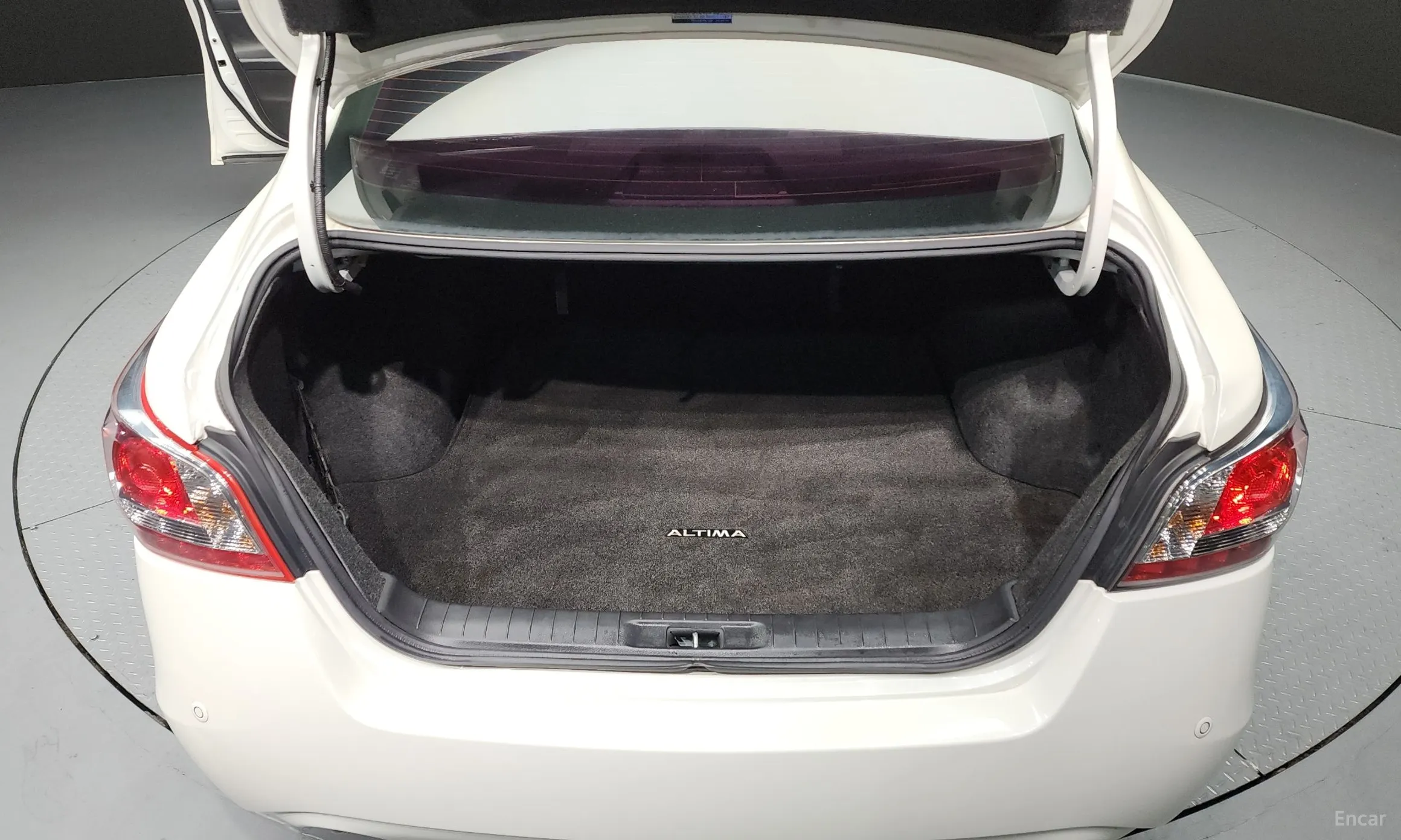 Nissan Altima превью 20