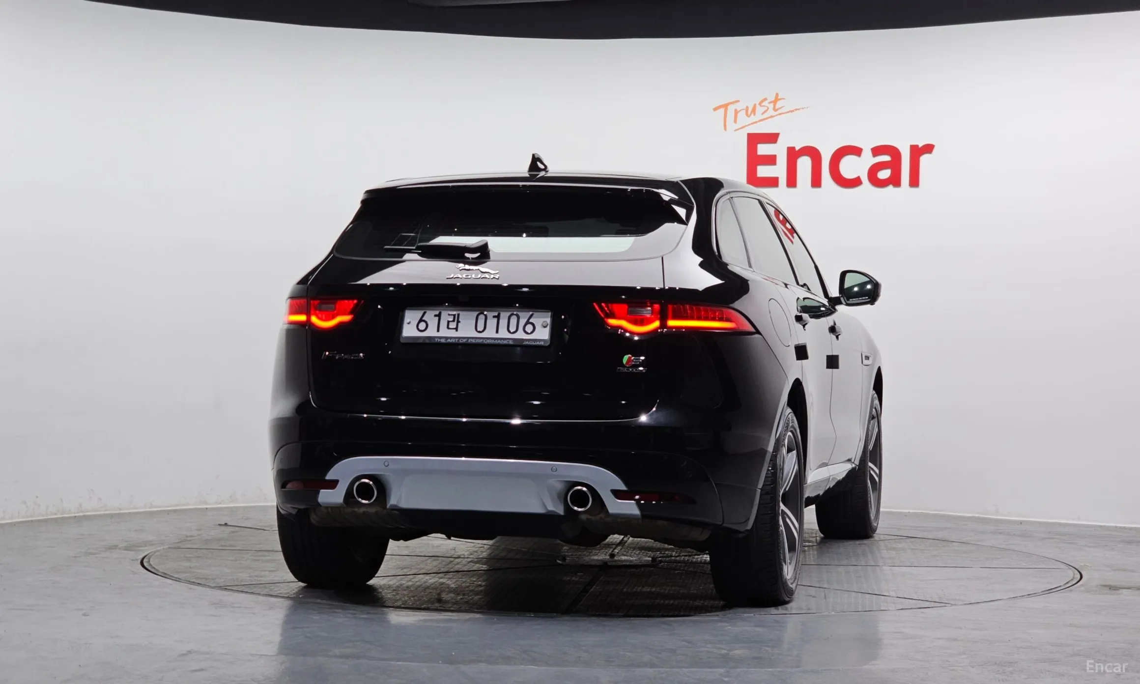 Jaguar F-PACE превью 4