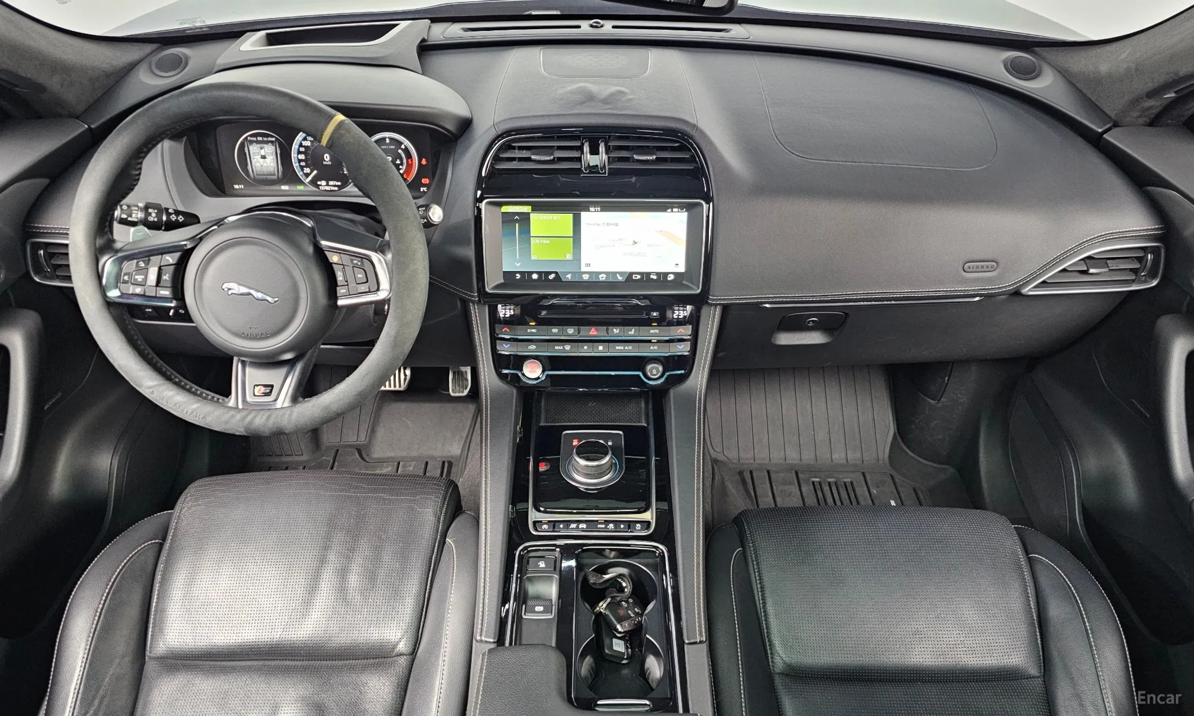 Jaguar F-PACE превью 7