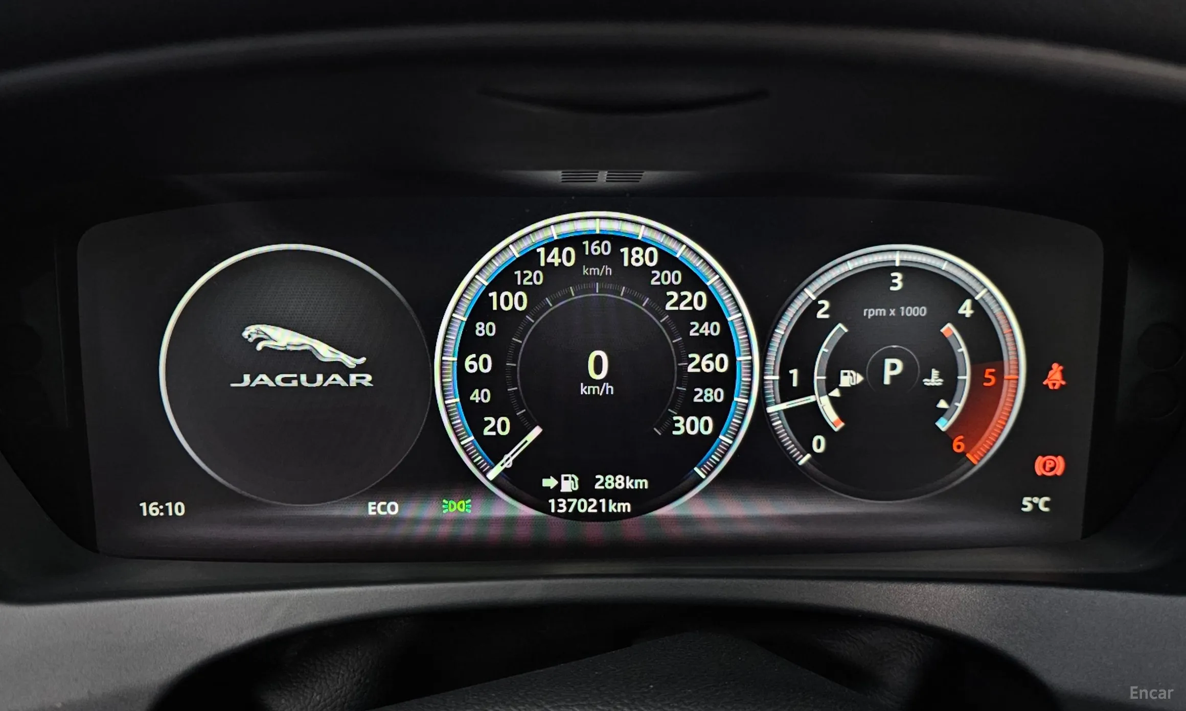 Jaguar F-PACE превью 8