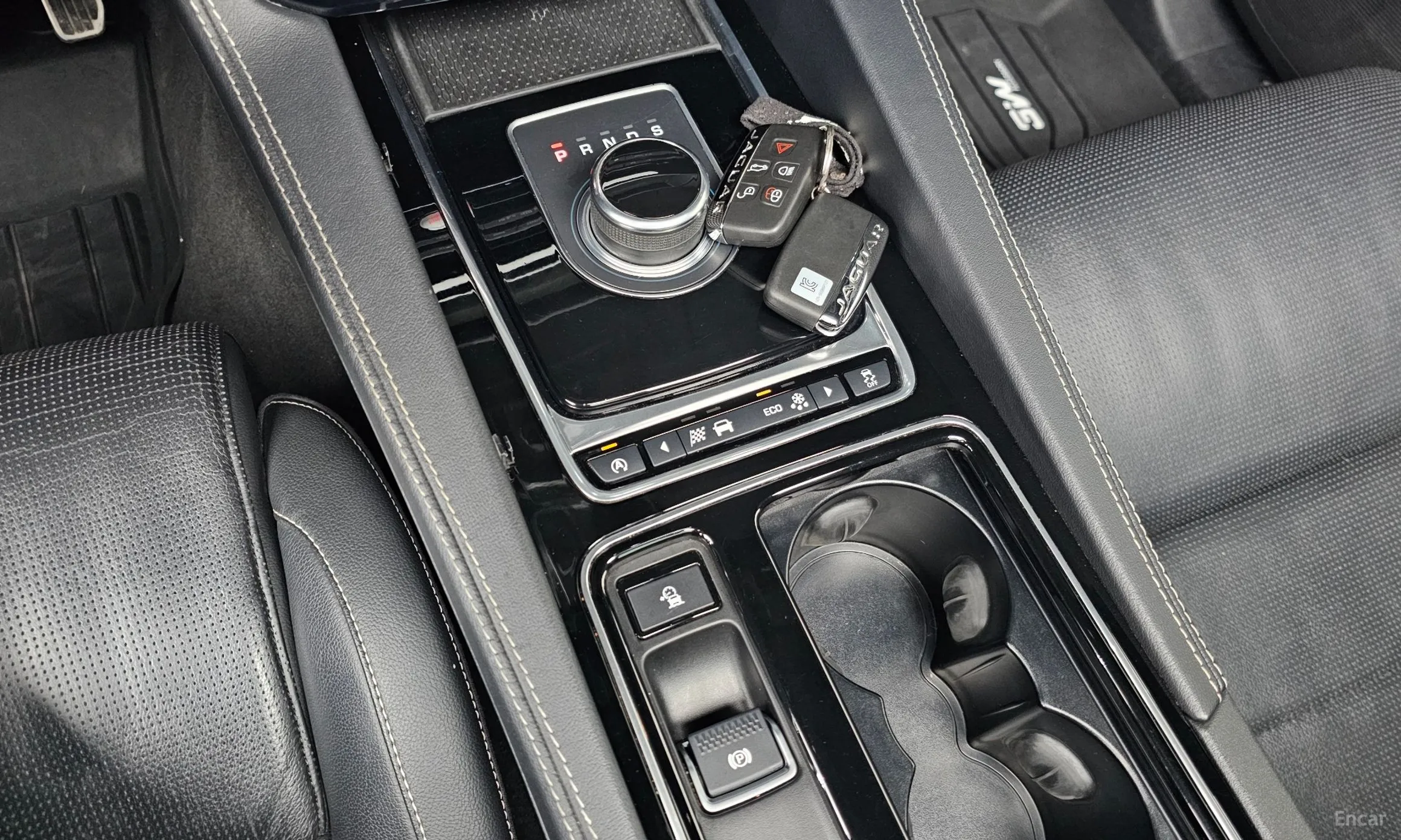 Jaguar F-PACE превью 9
