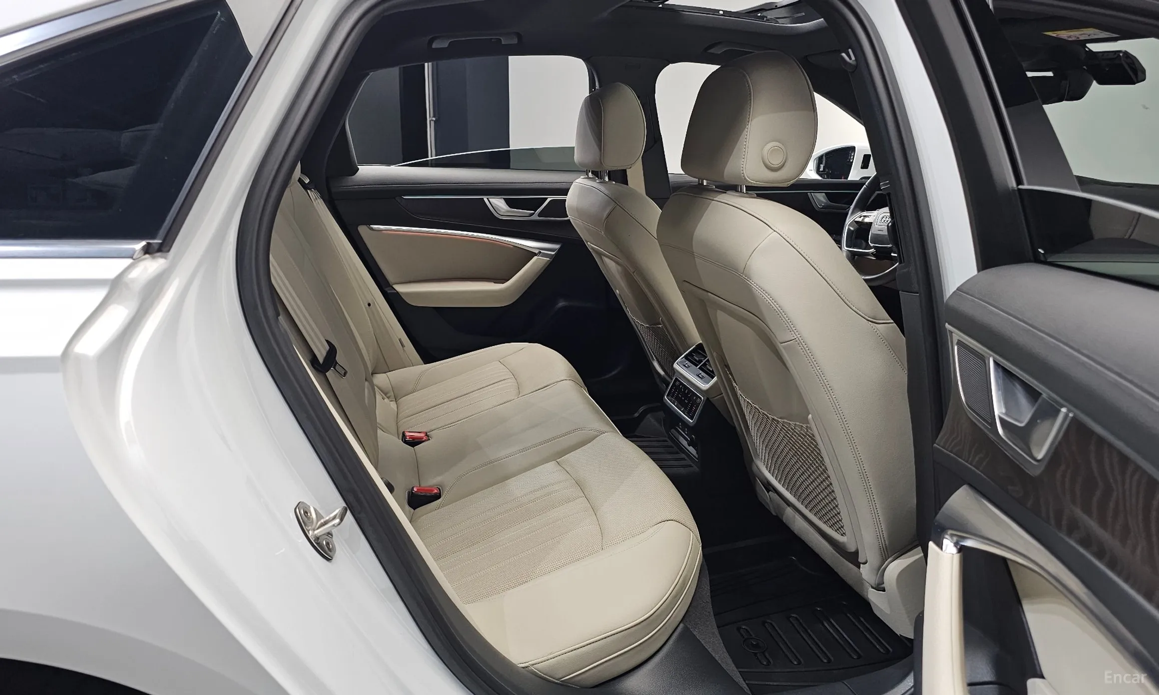Audi A6 (C8) превью 12