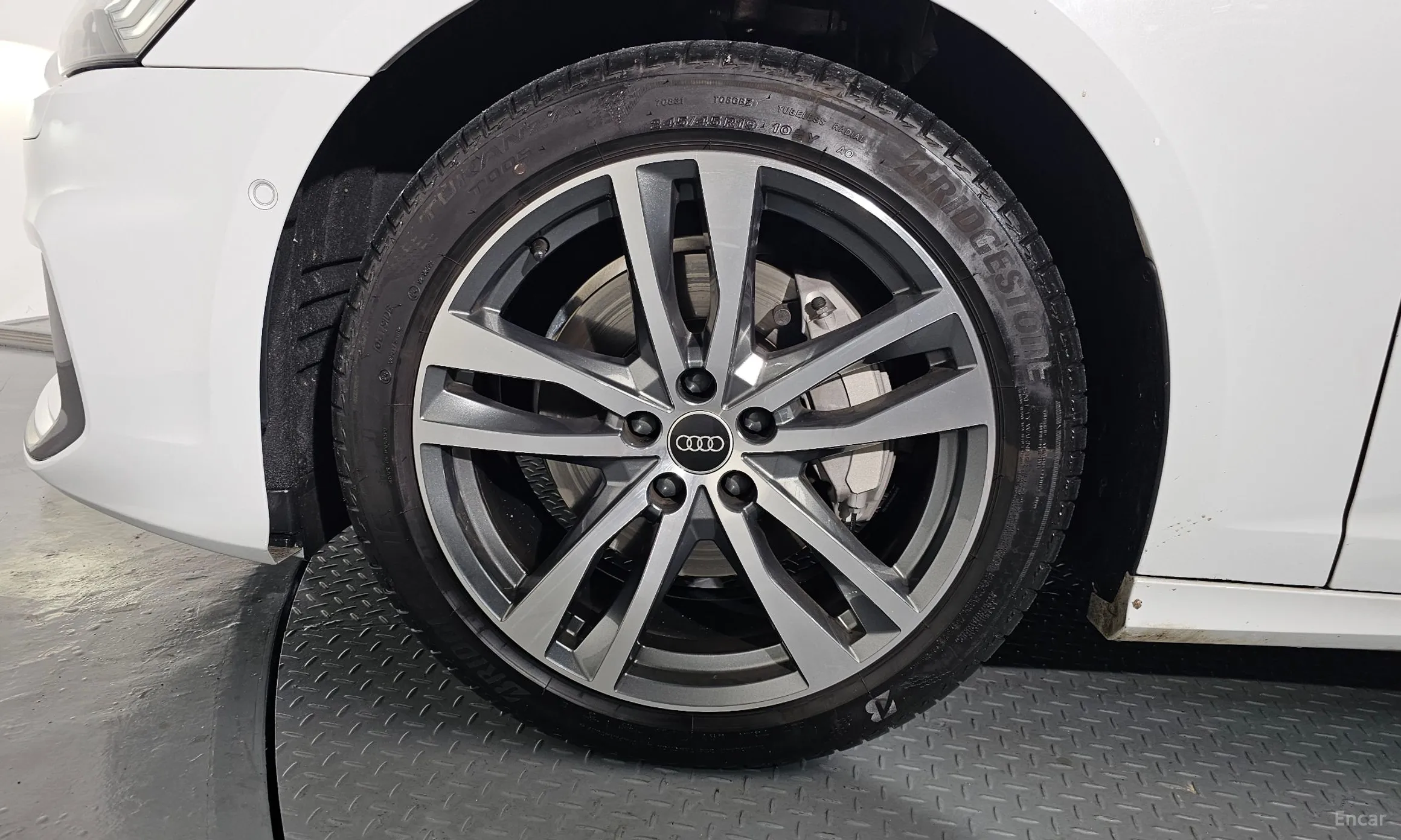 Audi A6 (C8) превью 5