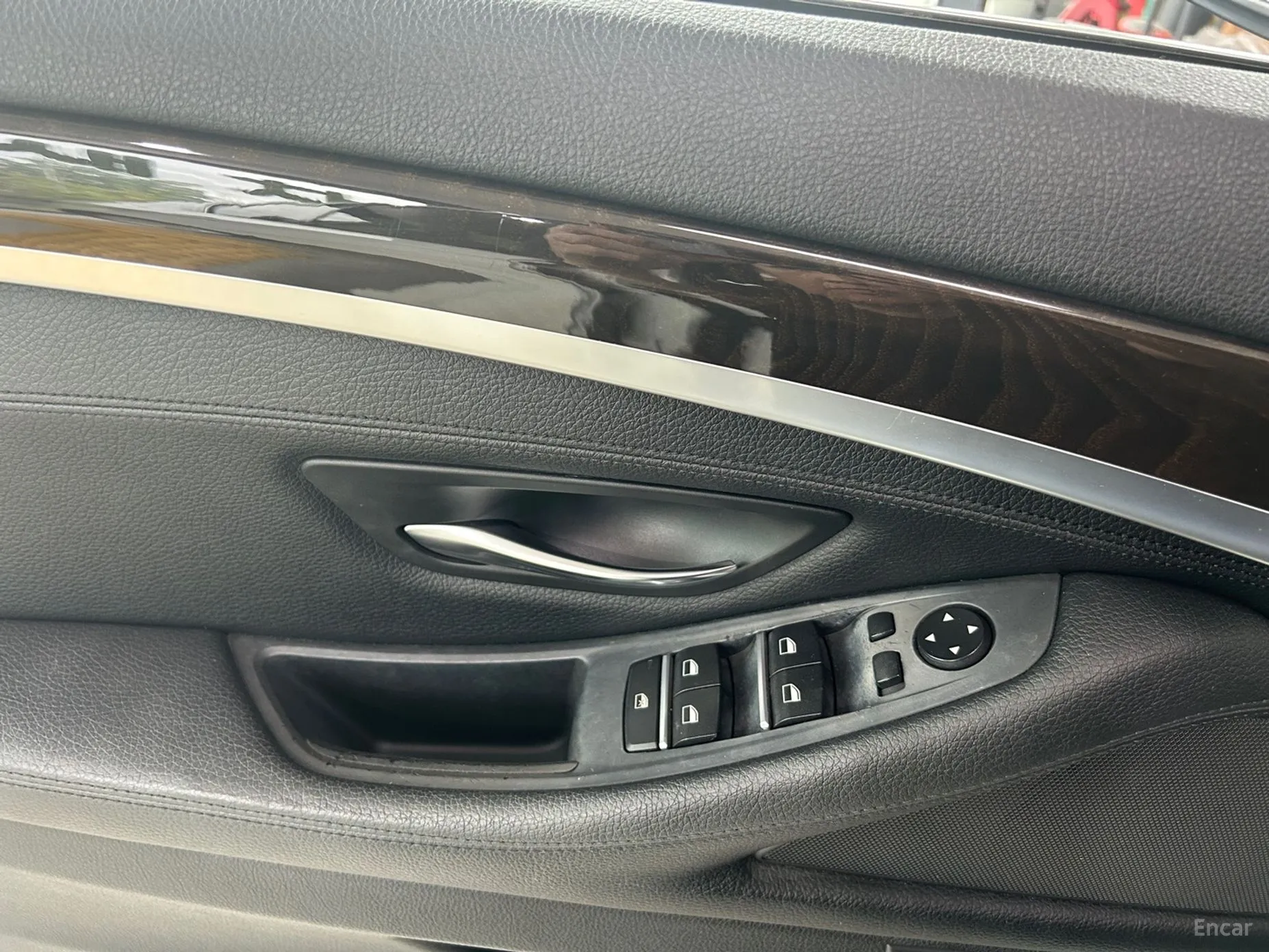 BMW 5 Series (F10) превью 12