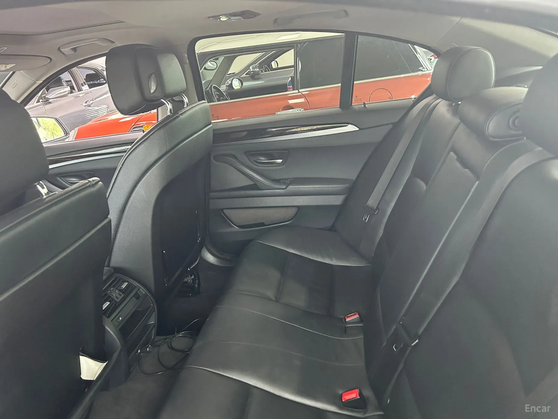 BMW 5 Series (F10) превью 14