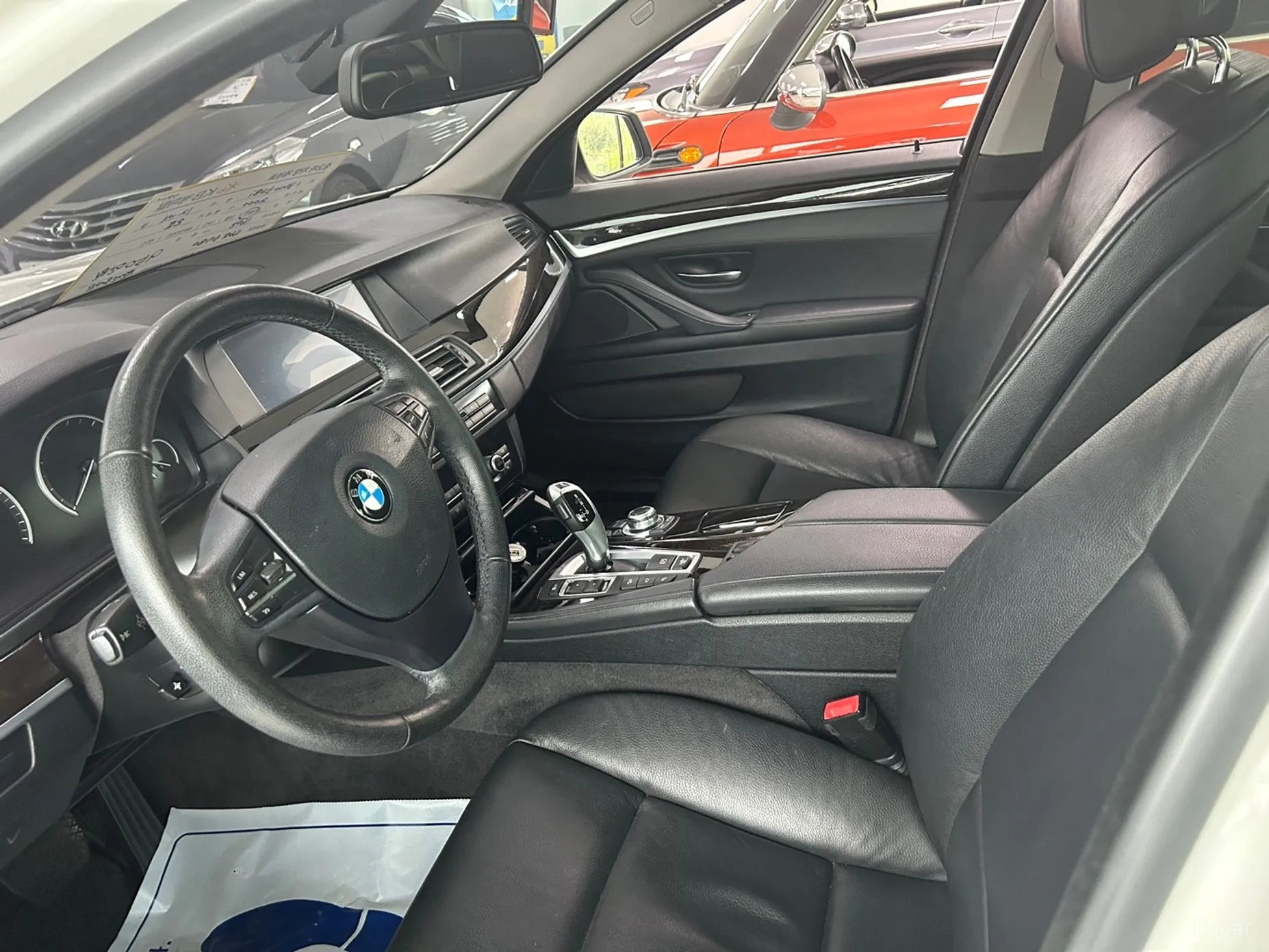 BMW 5 Series (F10) превью 5