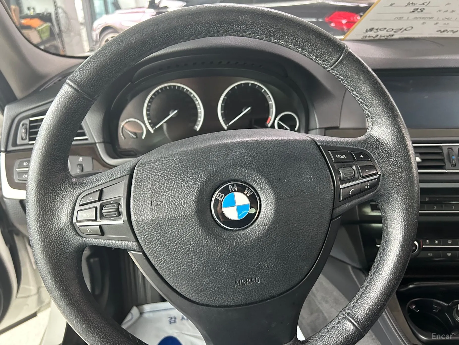 BMW 5 Series (F10) превью 6